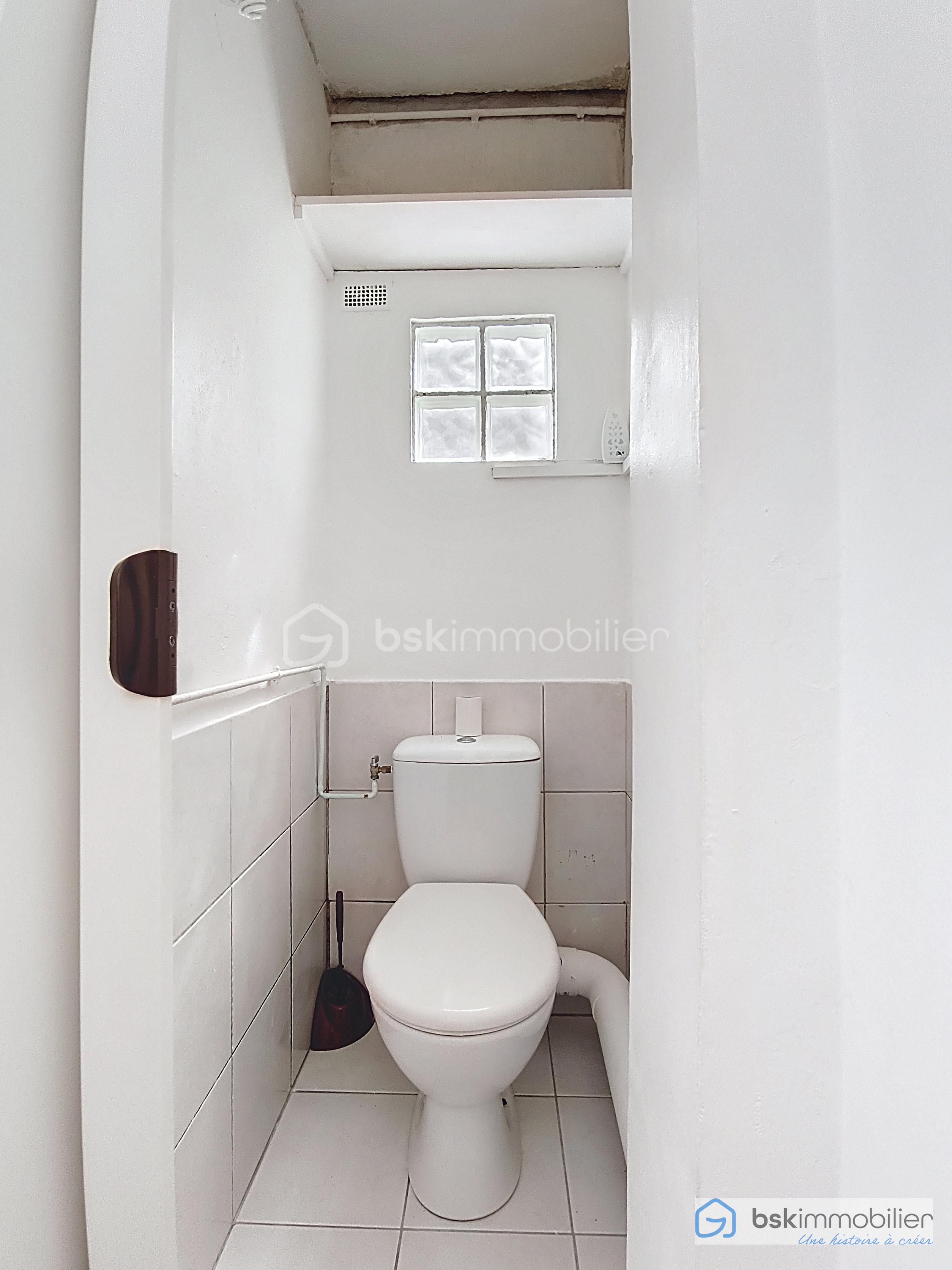 Appartement de 17,49 m² - wc (1).jpg