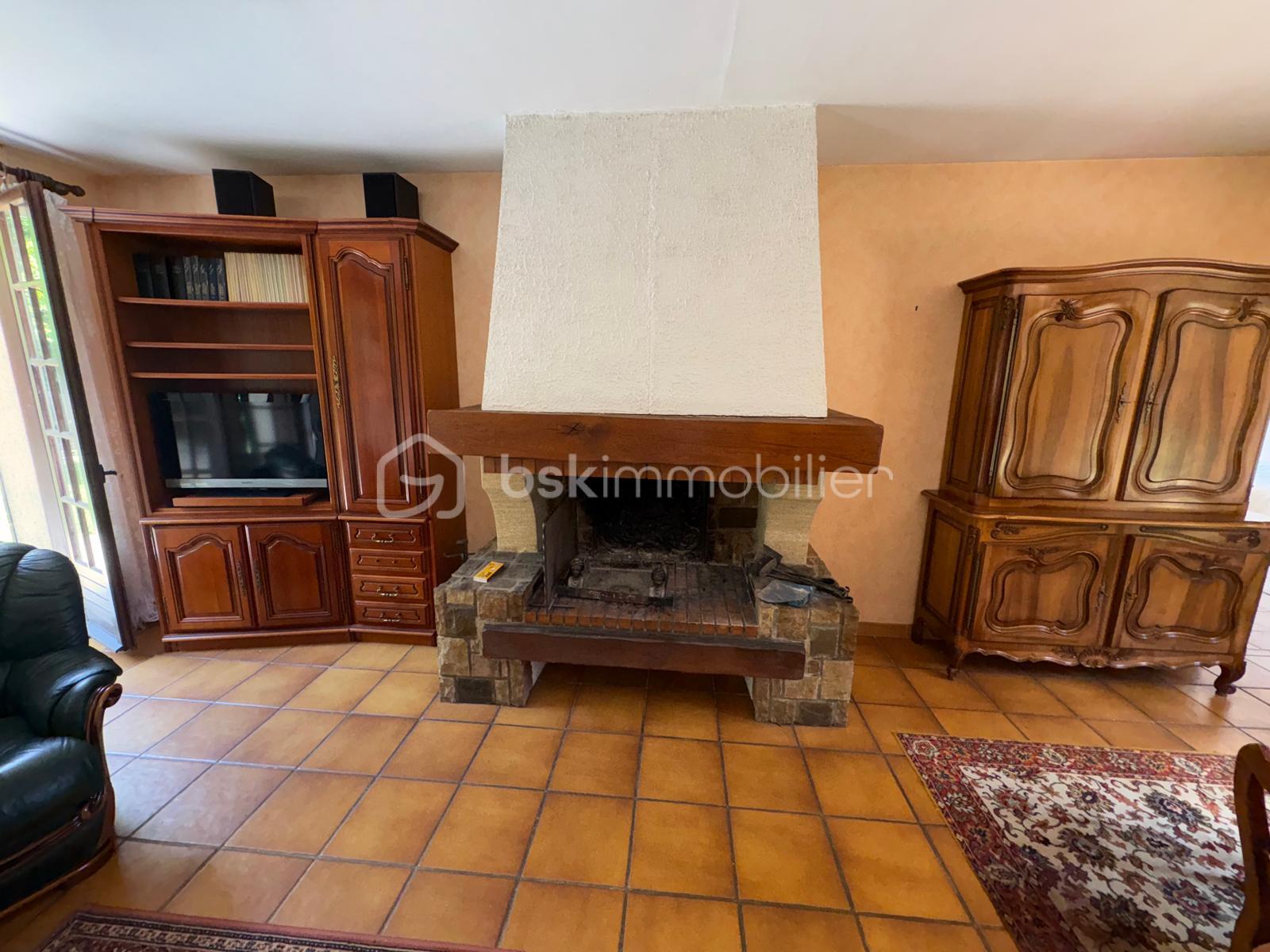 Maison de 119,78 m² - cheminée.jpg