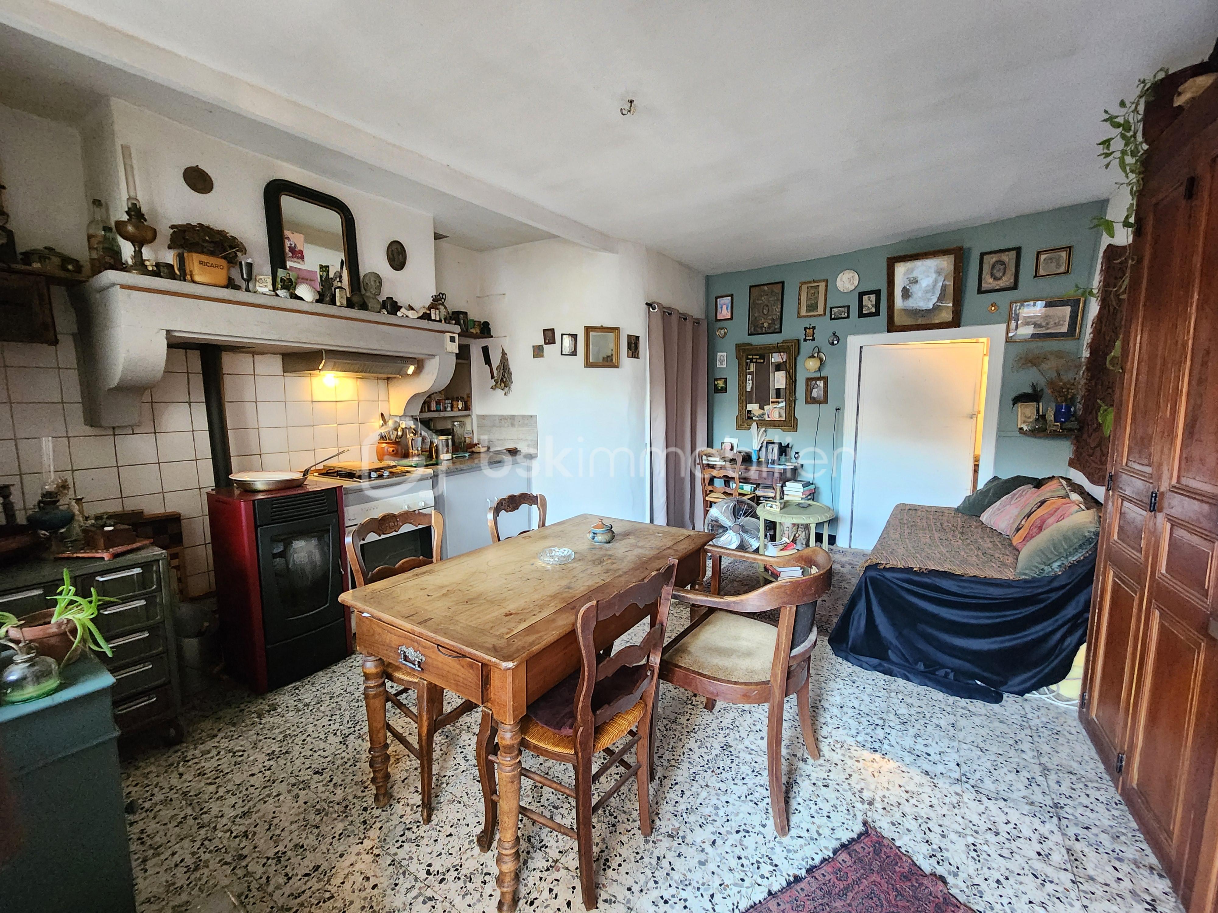 Appart cuisine vue fond.jpg