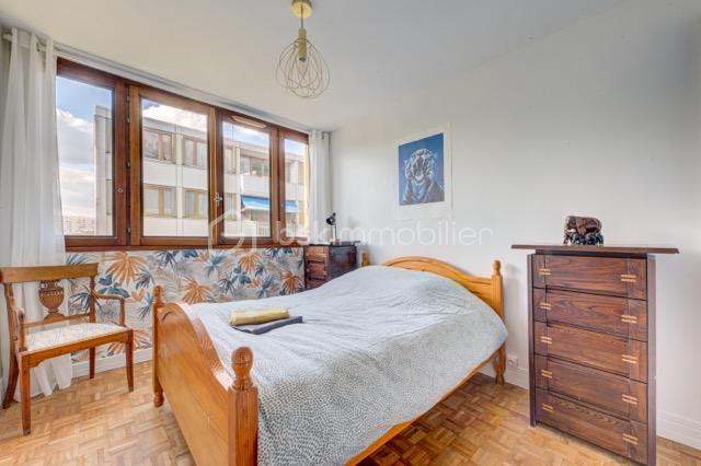 Appartement de 97 m² - Chambre 2 b.jpg