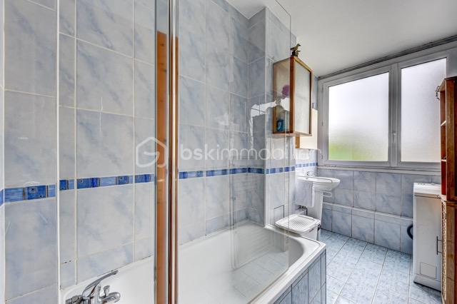 Appartement de 97 m² - Salle de bains.jpg