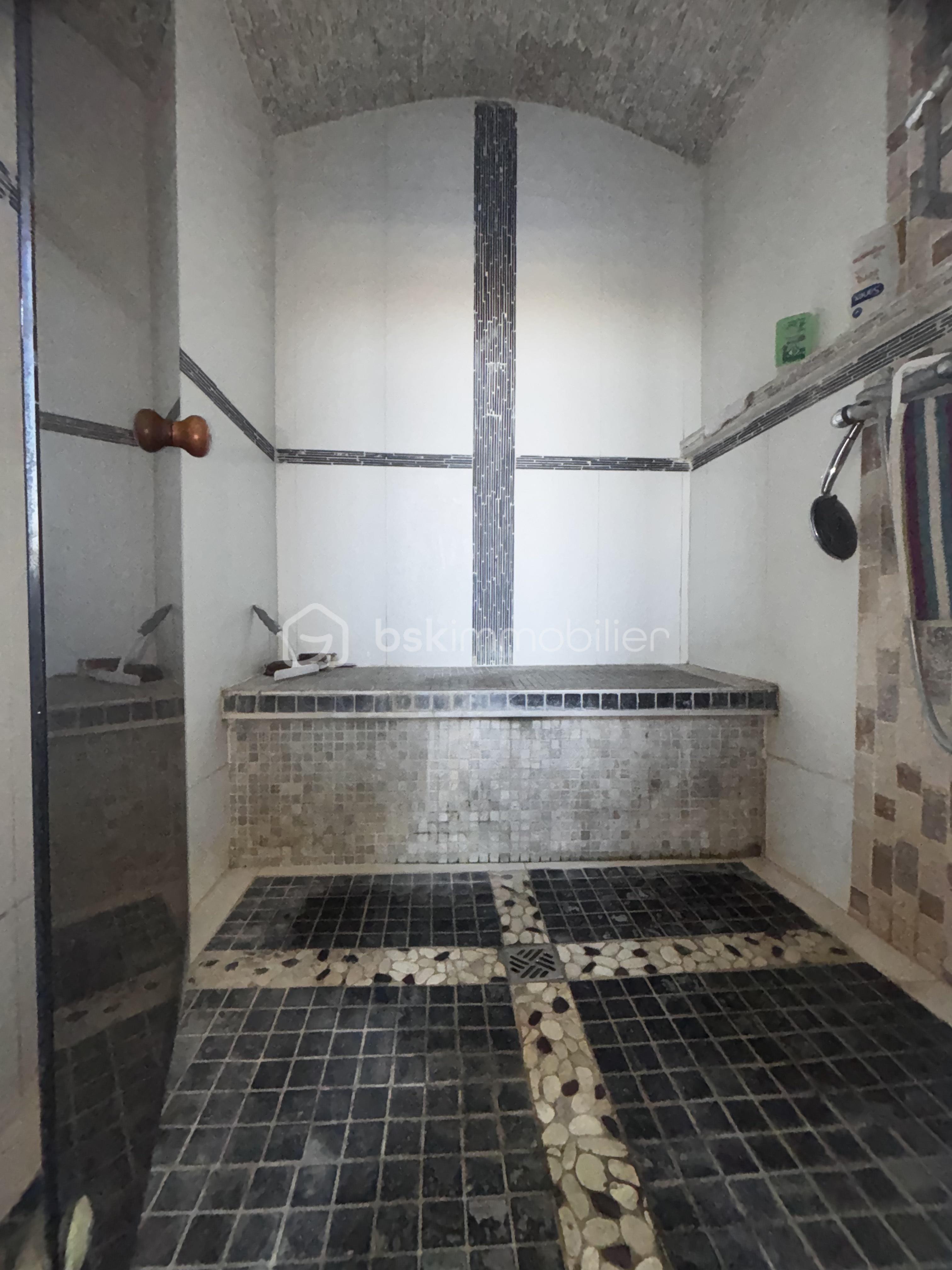 Corps de ferme de 210 m² - top SDB 2.jpg