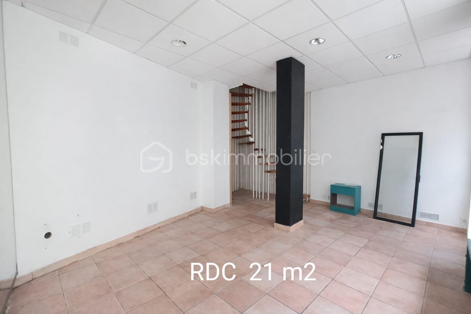 Immeuble de 90 m² - RDC 21 M2.jpeg