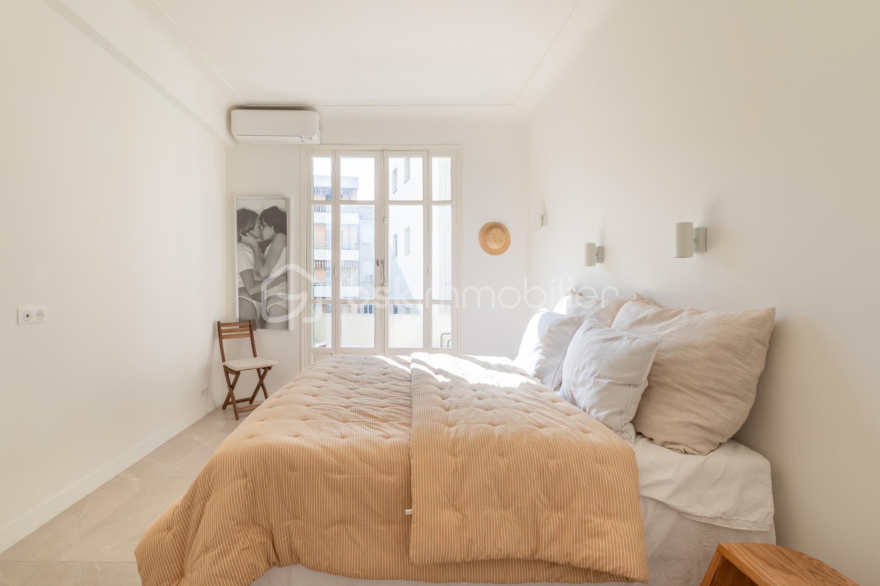 Appartement de 90 m² - CHAMBRE STEEN NICE.jpg