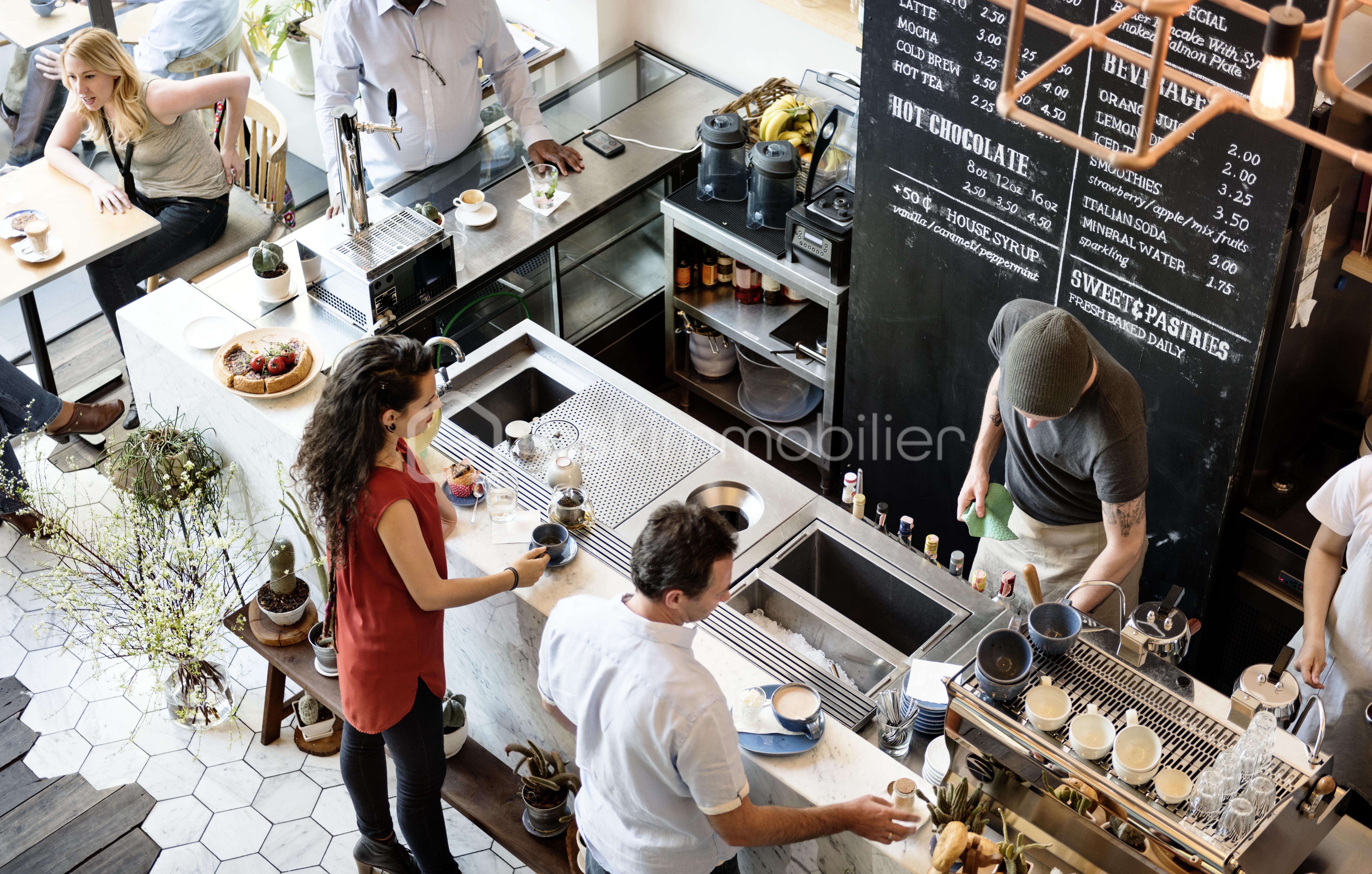 Fonds de commerce - les-gens-au-cafe.jpg