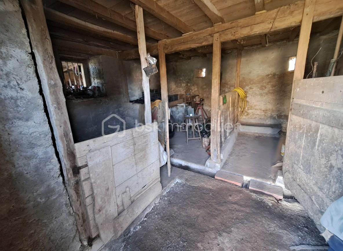 Grange de 150 m² - 5185b994-9679-4cca-89a4-fcb672a1724f.jpg