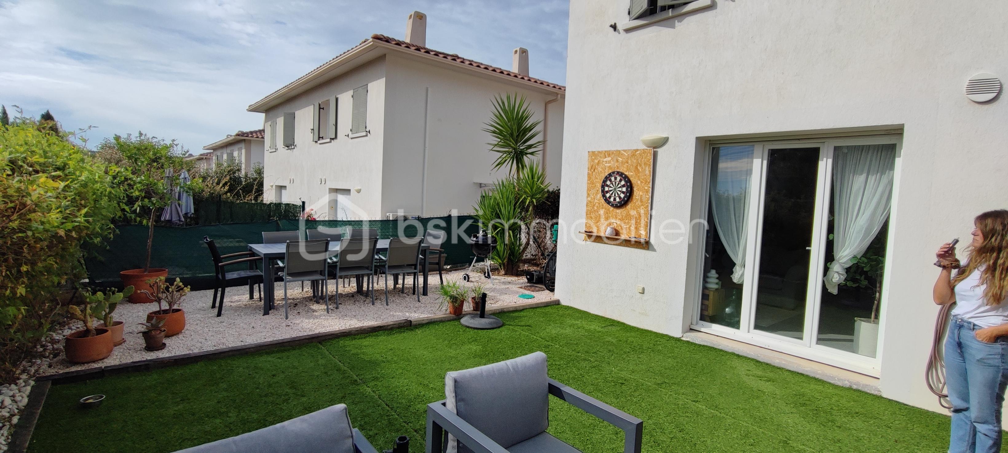 Maison de 56 m² - doriac vue gen jardin vers repas.jpg