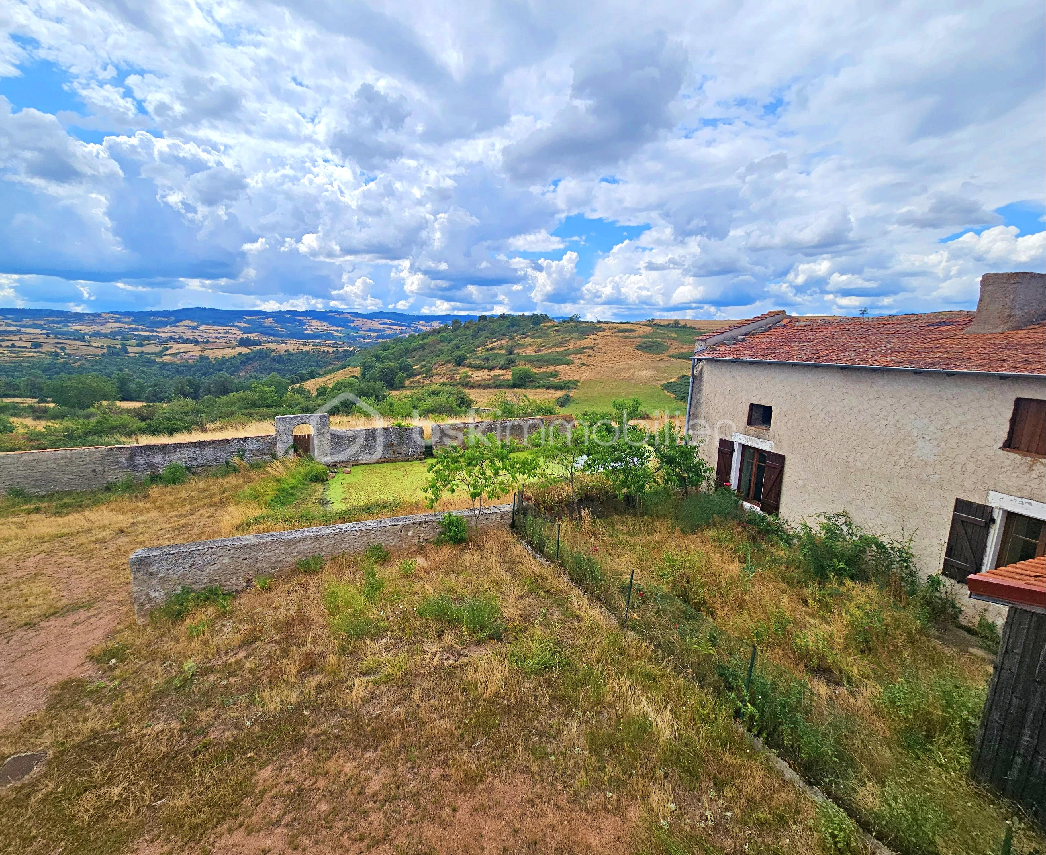 Corps de ferme de 200 m² - Vue.jpg