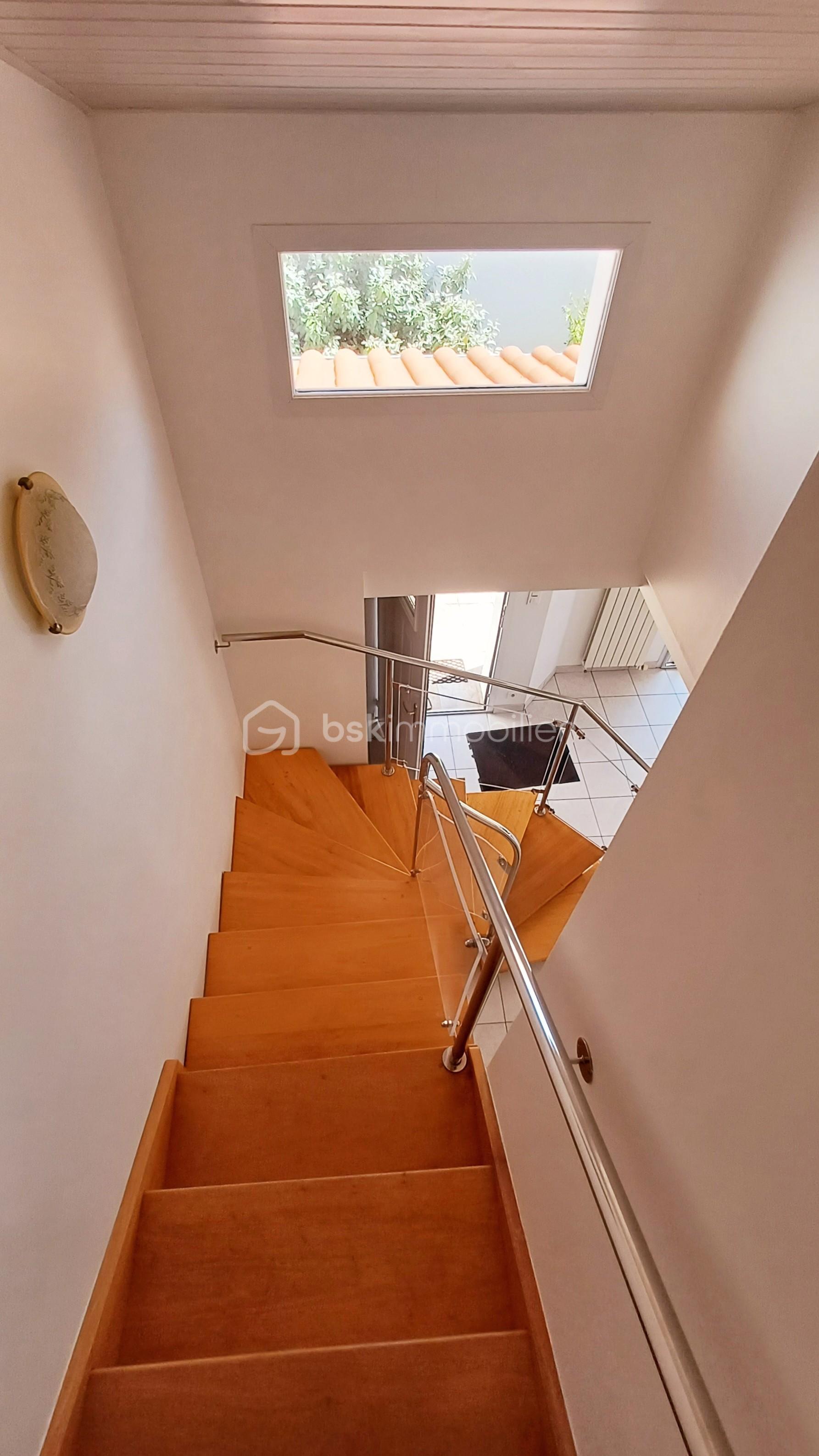 Maison de 102 m² - escalier.jpg