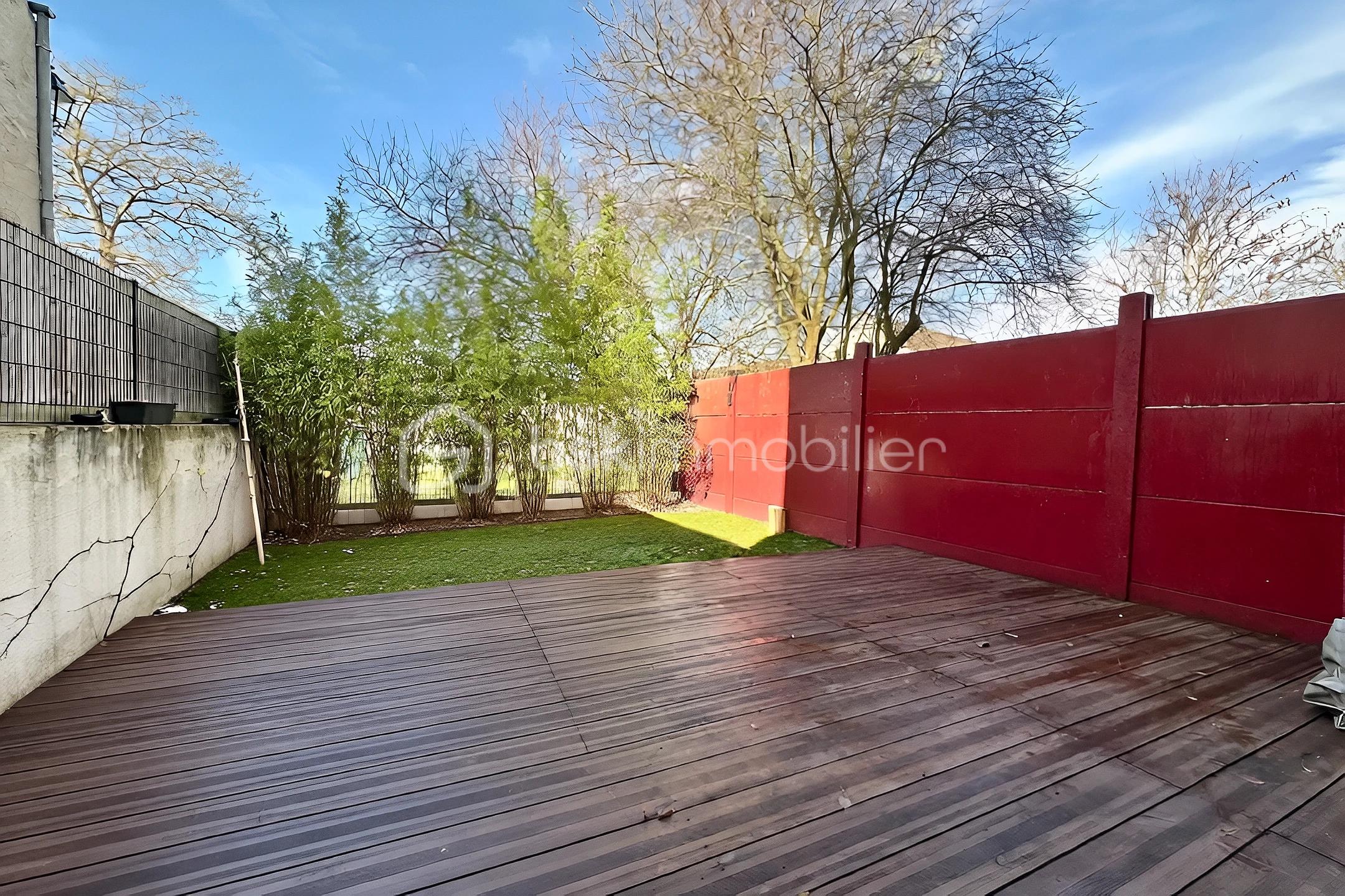 Maison de 110 m² - hoqi-e1b133d7ea824bcd86456690c89058c2.jpg