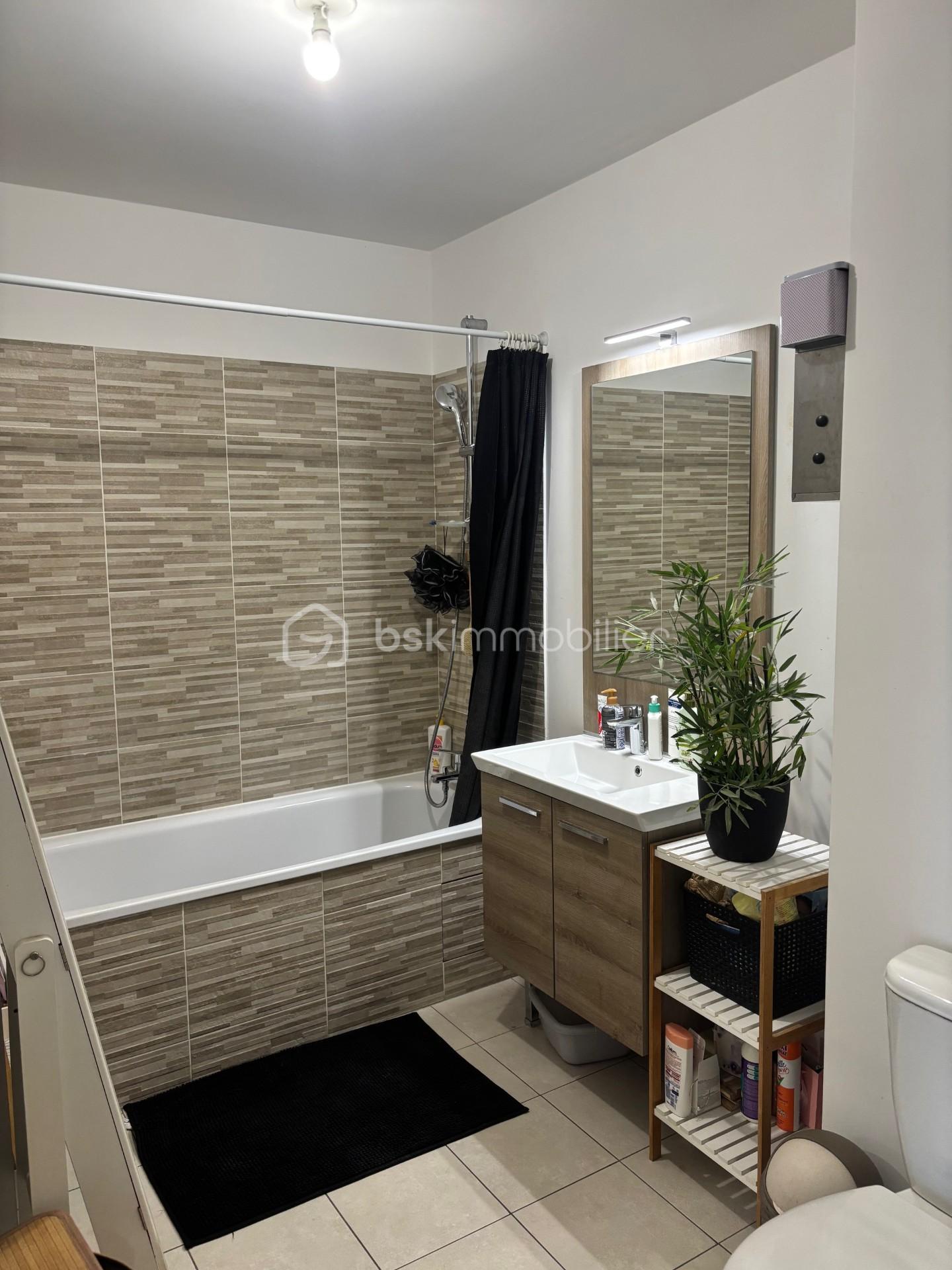 Appartement de 74 m² - 009f083b-7ceb-43c3-9a78-28e1945bbc35.jpg