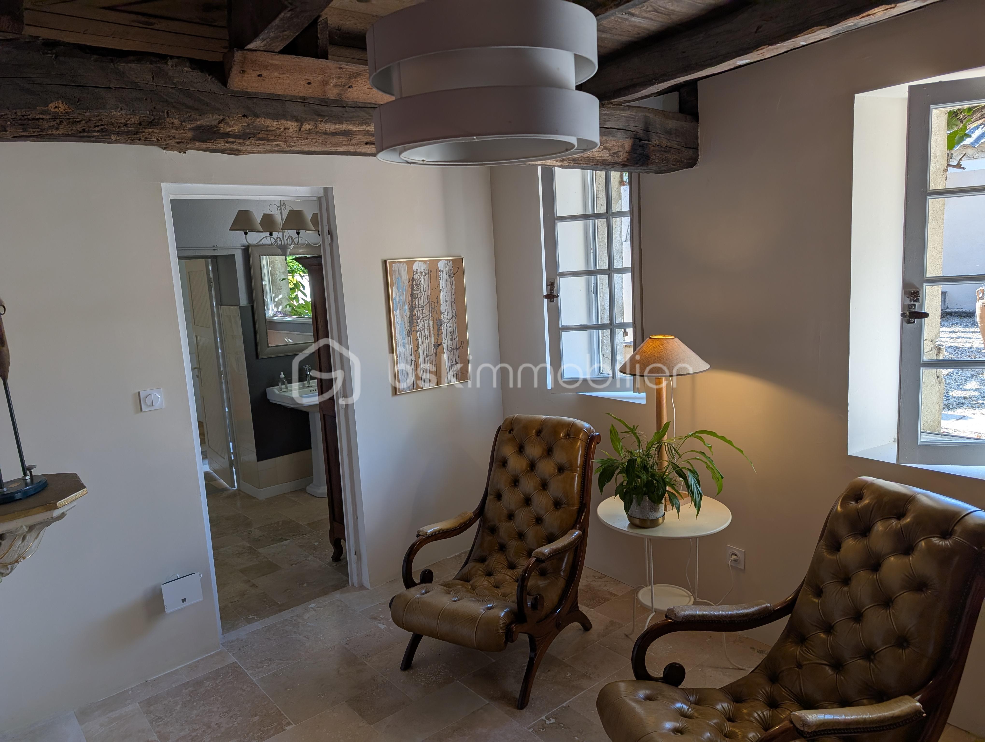 Maison de 296,70 m² - PXL_20250804_083637953.MP.jpg