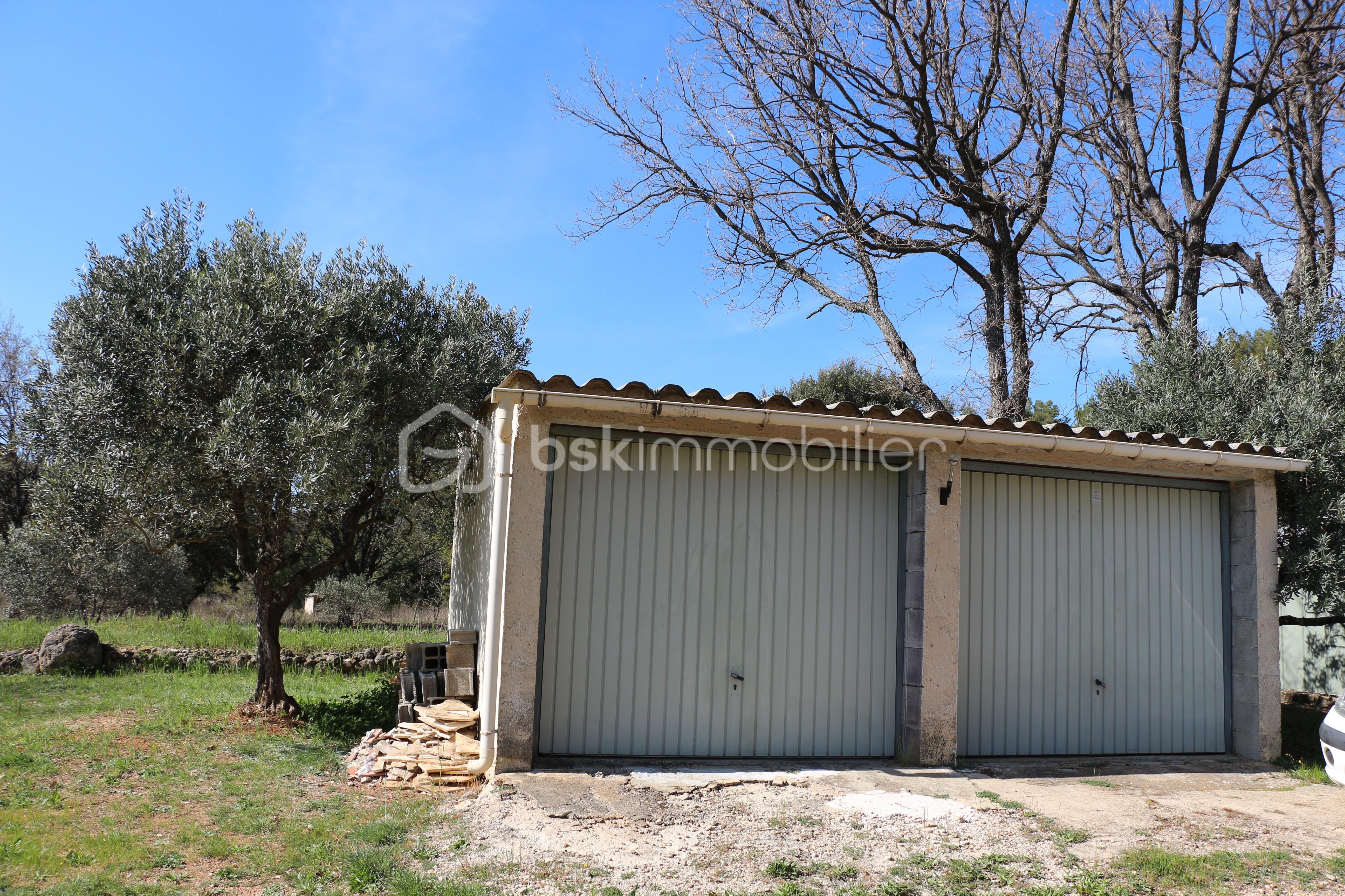 Maison traditionnelle de 111 m² - Garages.JPG