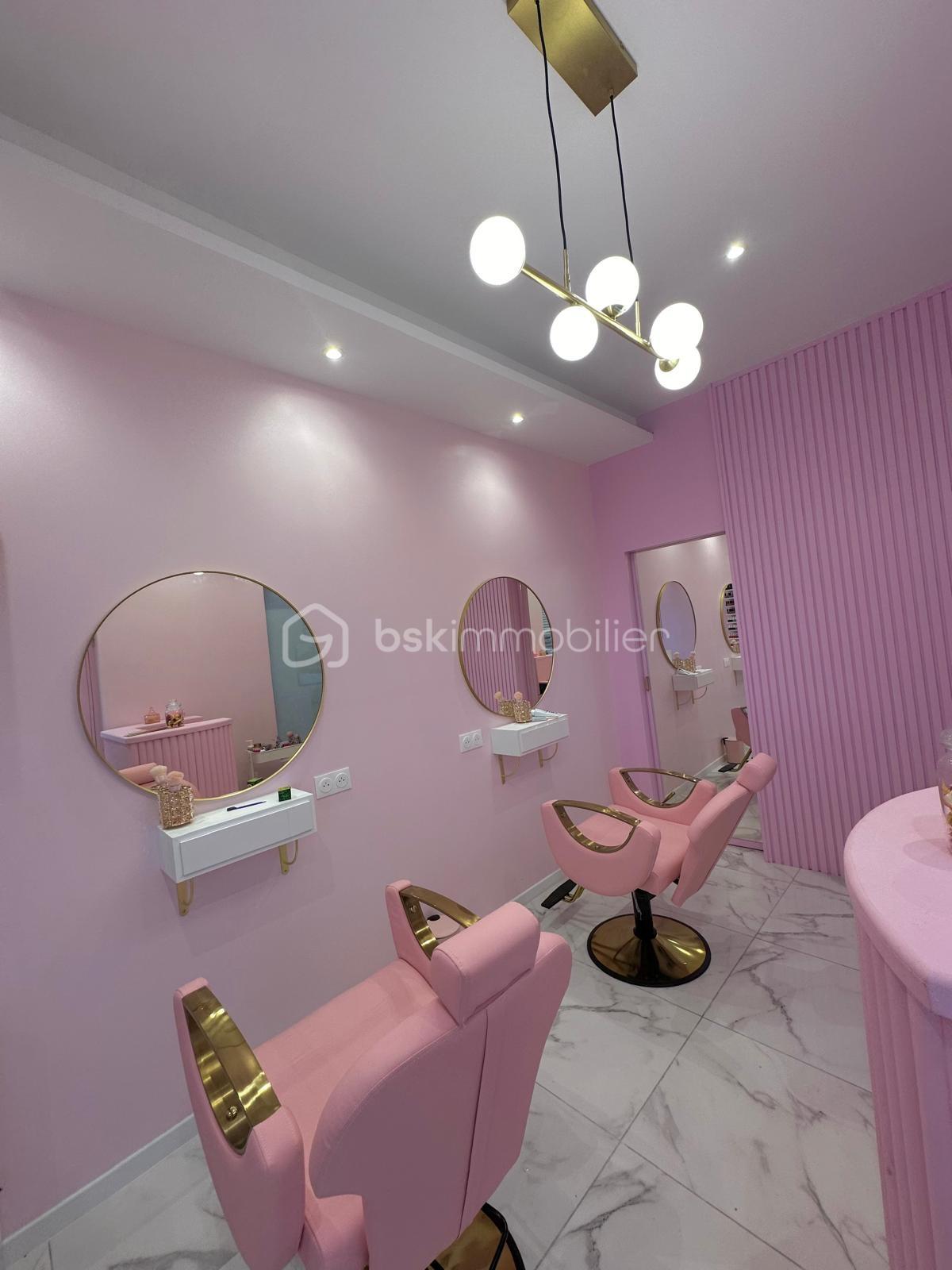 Boutique de 22 m² - 44b7aeca-3388-426a-a3b0-3d460819f98d.jpeg