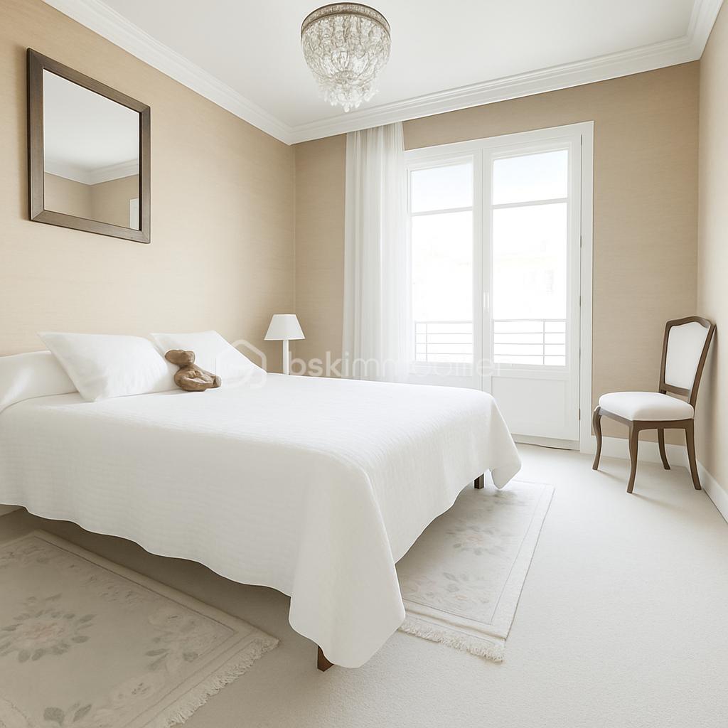 Appartement de 105 m² - Chambre lumineuse et apaisante.png
