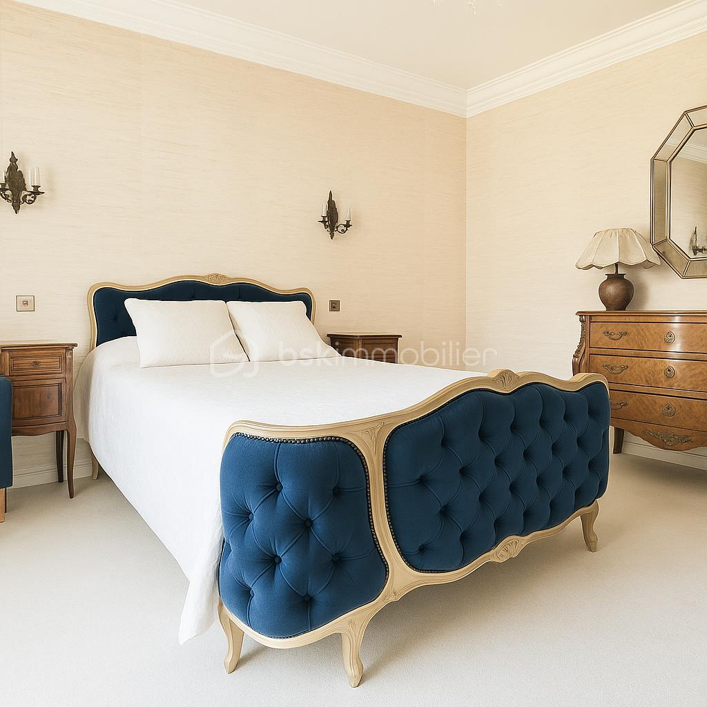 Appartement de 105 m² - Chambre élégante au design classique.png