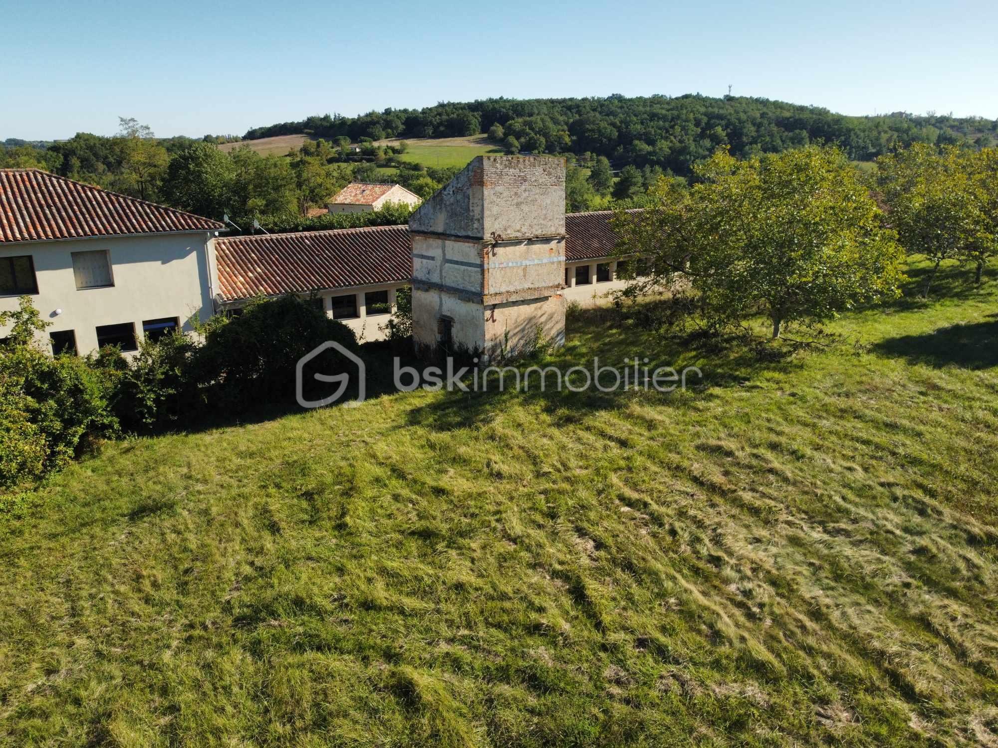 Maison de 488 m² - 381606514_694175209296819_437866245430728310_n.jpg