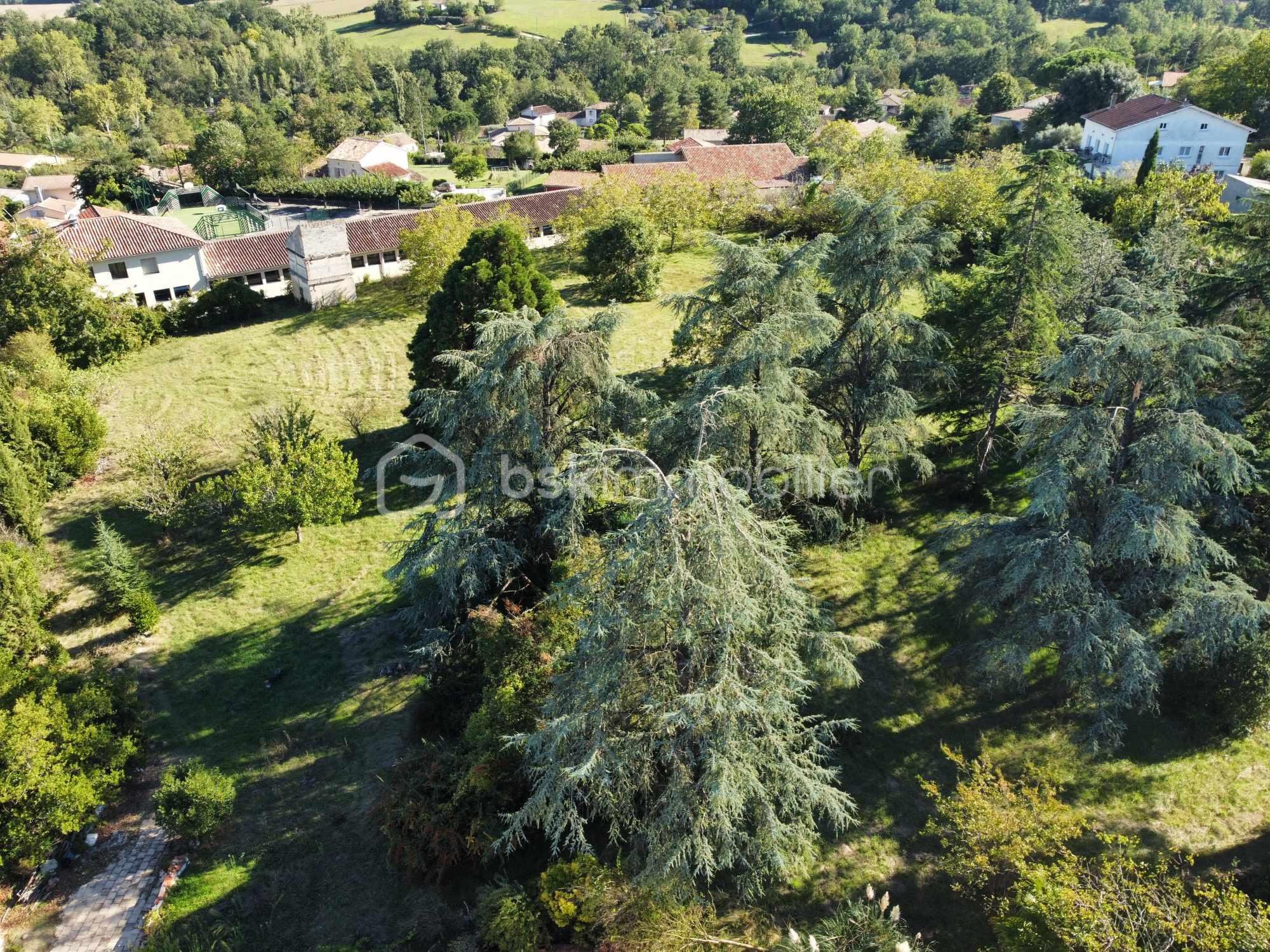 Maison de 488 m² - 381602123_1061801938508168_4968087429072342_n.jpg
