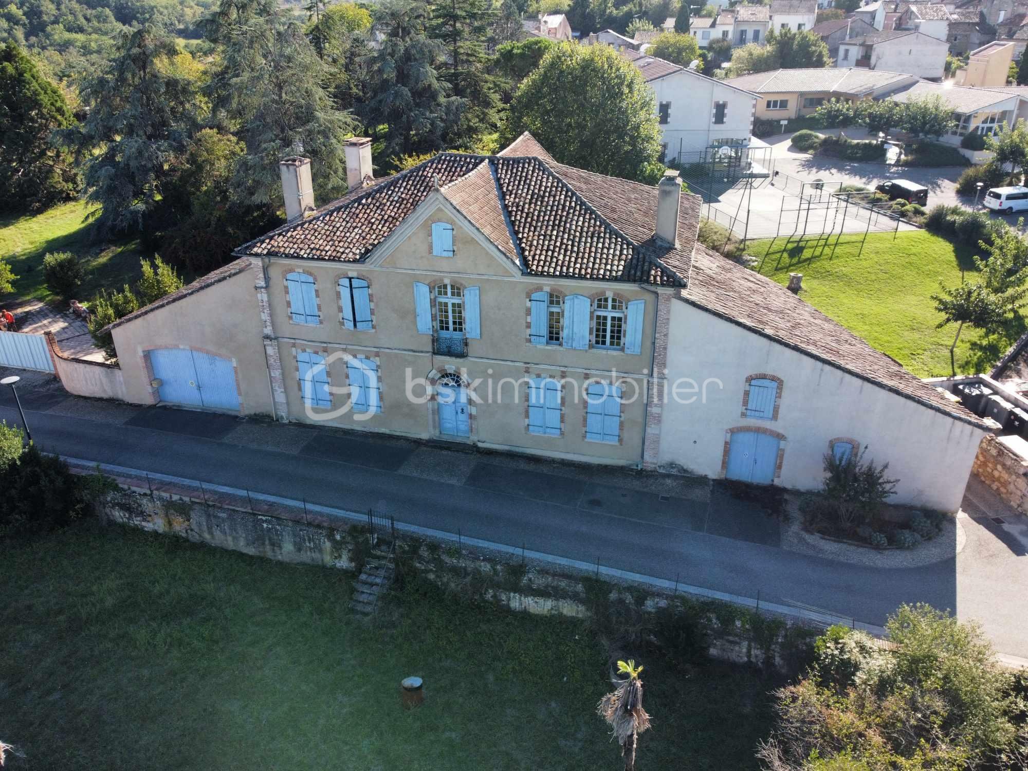 Maison de 488 m² - 383713064_335769025504780_2124881779914723788_n.jpg