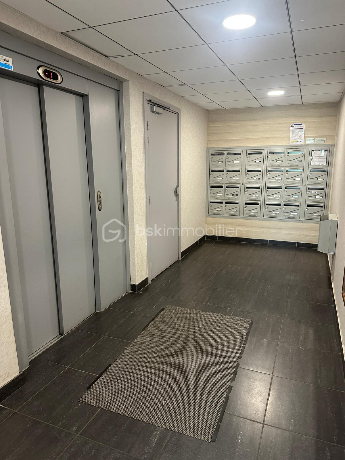 Appartement de 37 m² - Ascenseur RDC portrait.jpg