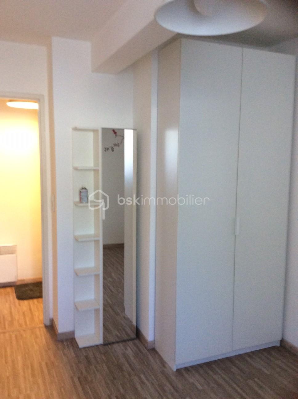 Appartement de 37 m² - Chambre portrait  FB.JPG