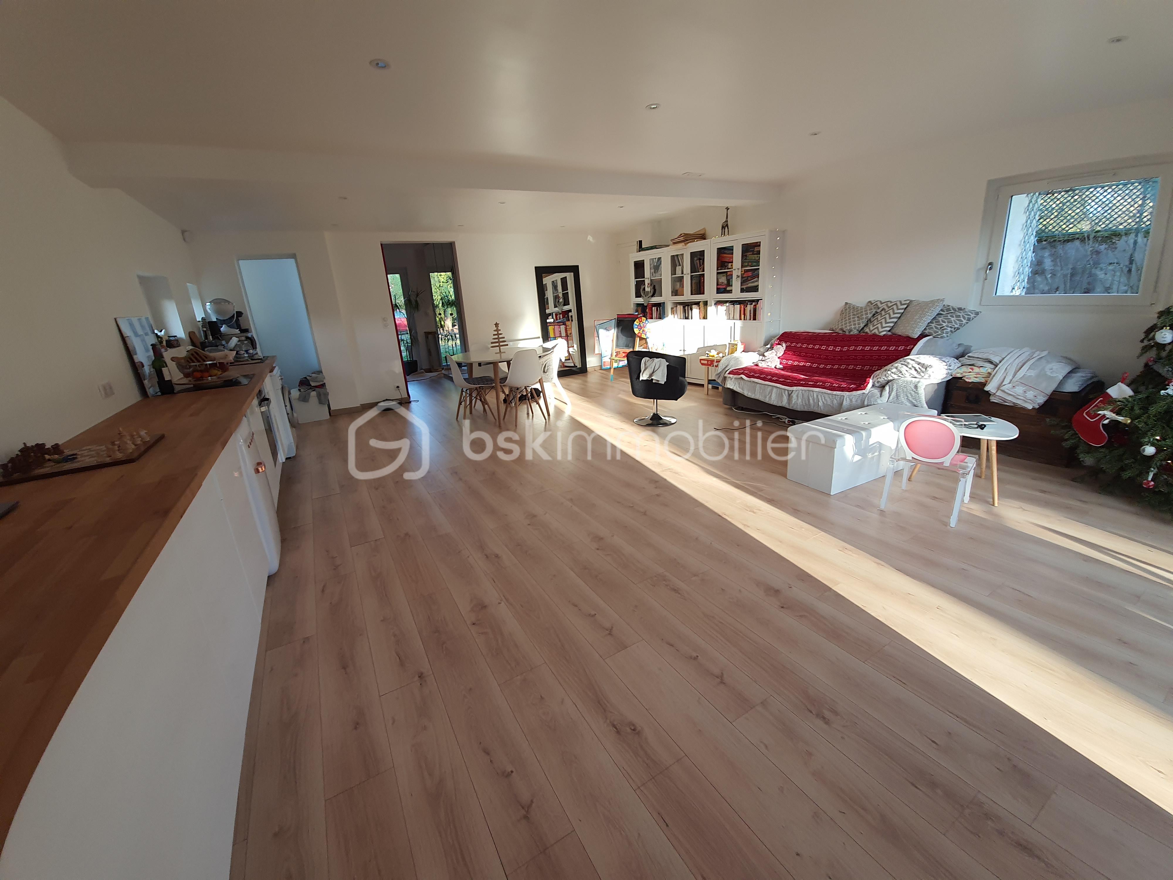 Maison de ville de 84 m² - PHOTO SALON.jpg