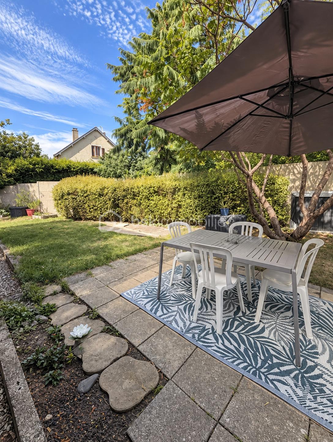 Terrasse ensoleillée sous parasol ösd.png