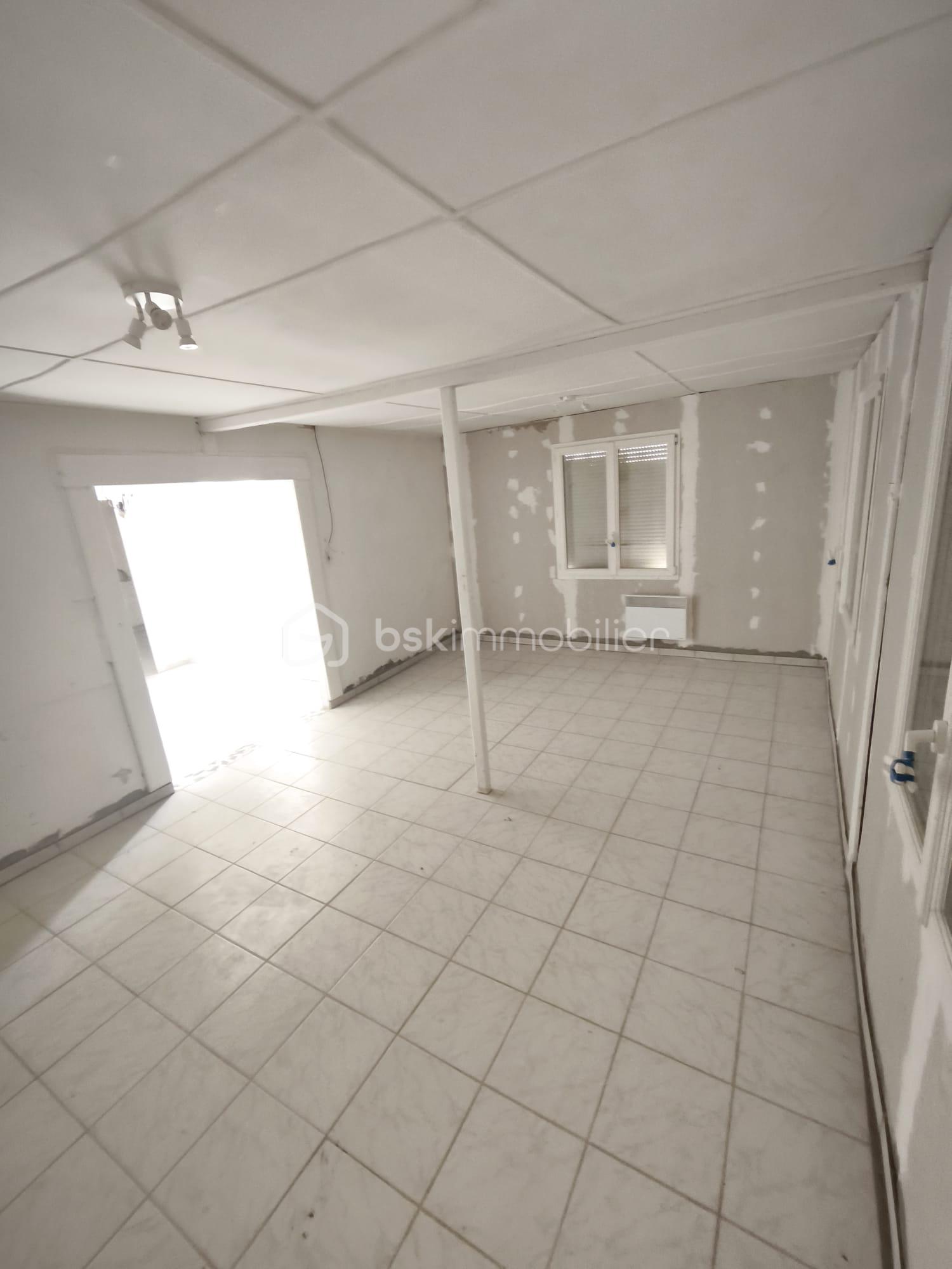 Maison ancienne de 61 m² - séjour améliré.jpeg