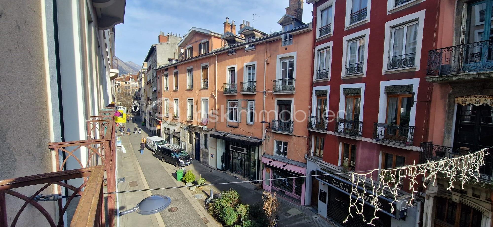 Appartement de 78 m² - VUE 2 SALON.jpeg