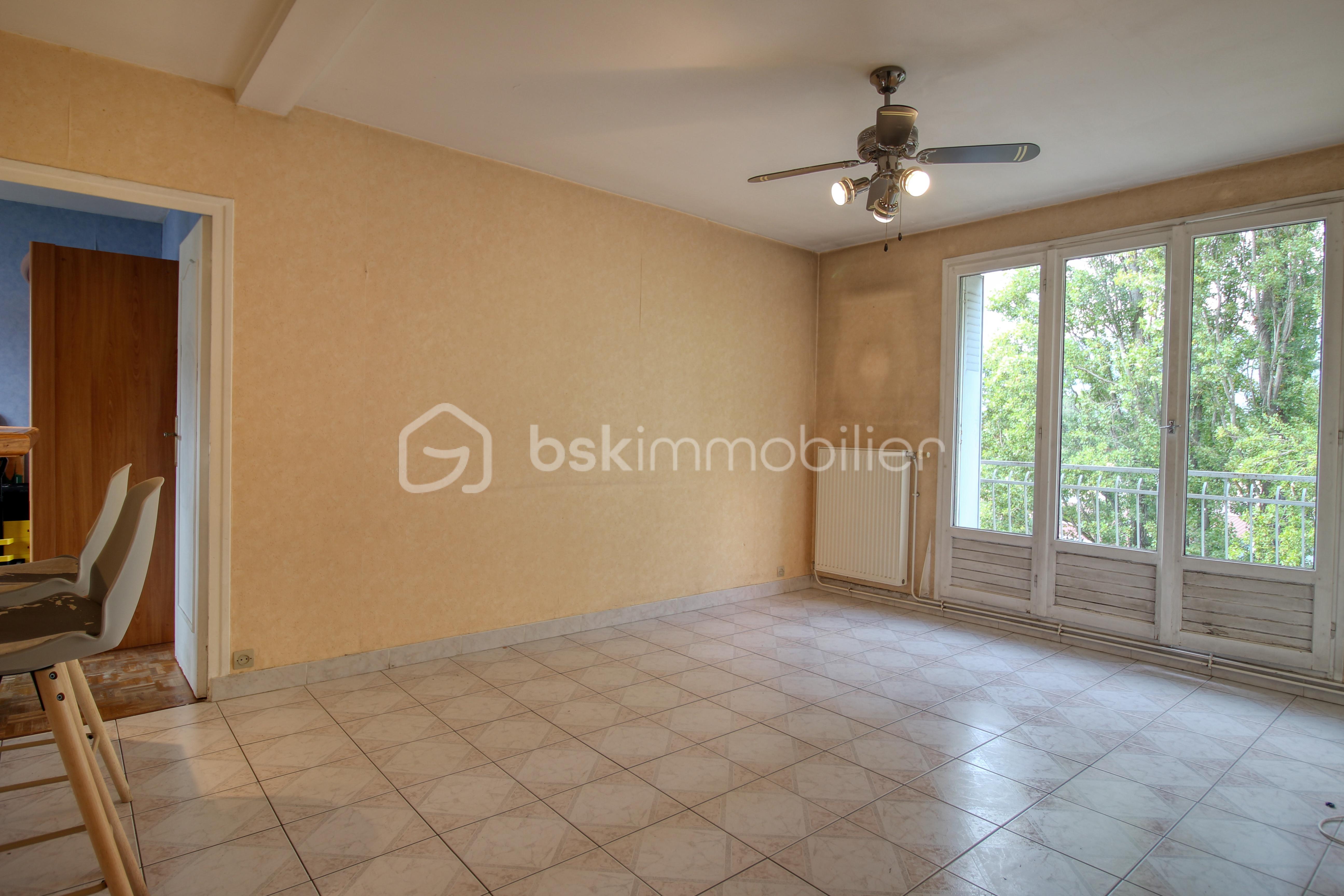 Appartement 3 pièces 56 m² · à Saint-Martin-d'Hères · 56 m² · 95 000 €