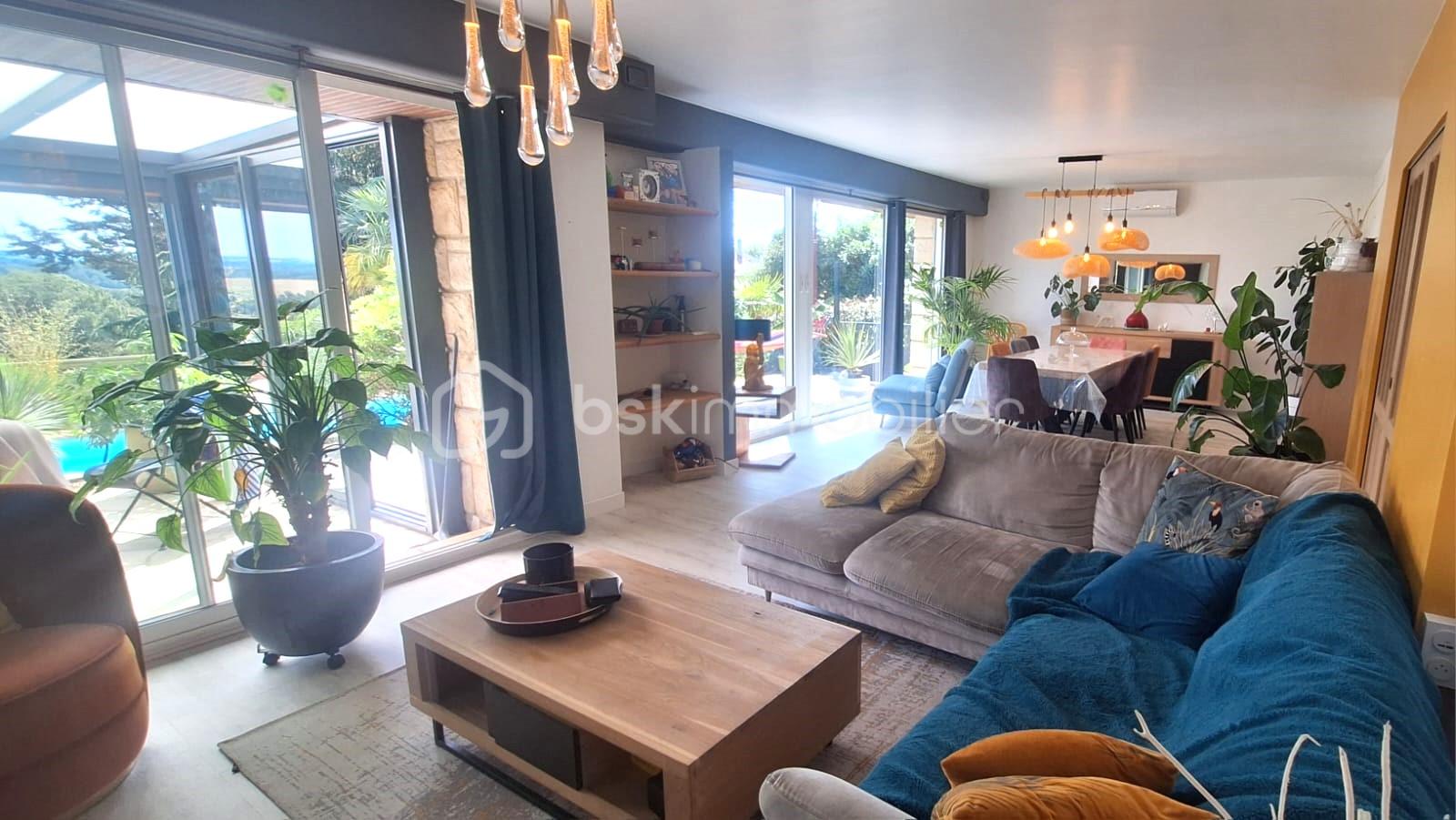 Maison de 180 m² - WhatsApp Image 2025-10-01 à 10.23.48_a7626acc.jpg