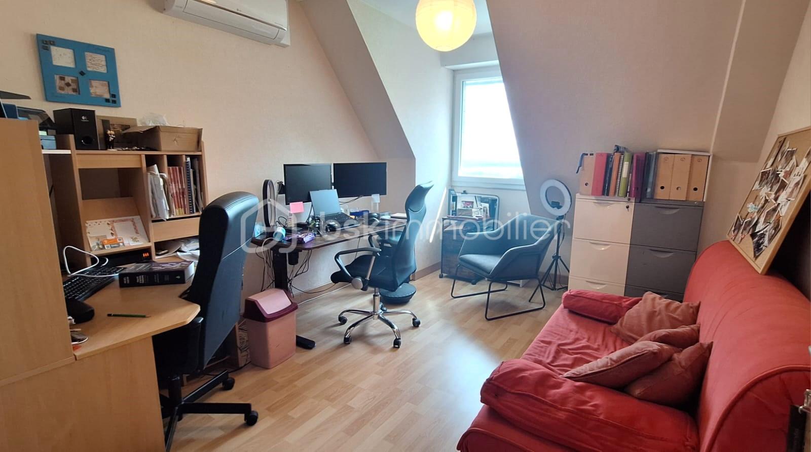 Maison de 180 m² - WhatsApp Image 2025-10-01 à 10.23.49_bd284912.jpg