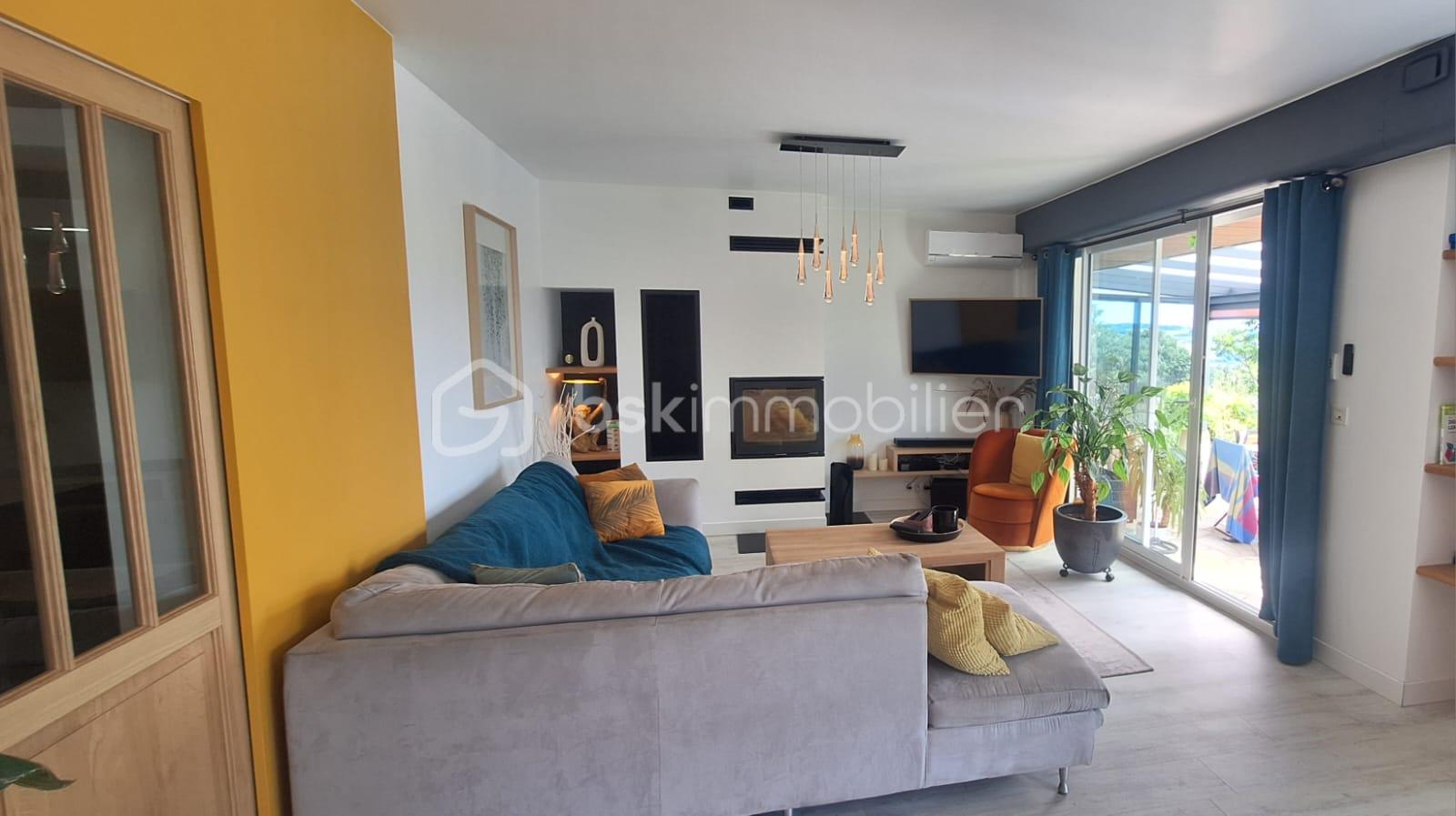 Maison de 180 m² - WhatsApp Image 2025-10-01 à 10.23.46_d1d7a1a3.jpg