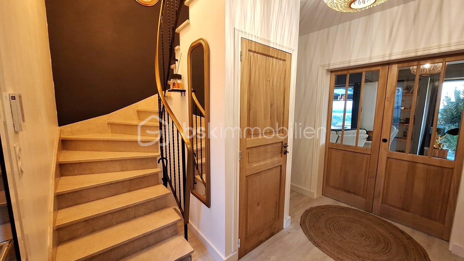 Maison de 180 m² - WhatsApp Image 2025-10-01 à 10.23.46_eeba319f.jpg