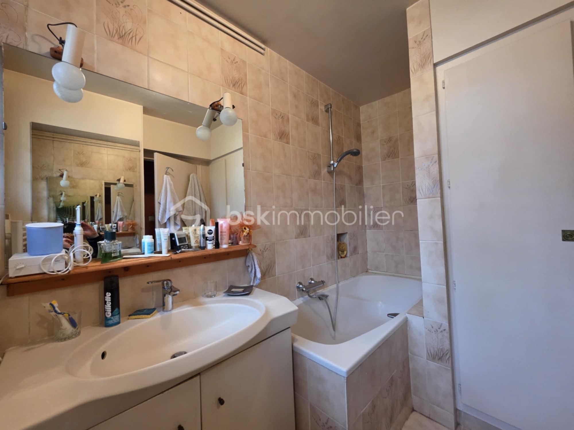 Maison traditionnelle de 142 m² - c6f80d04-f3e8-449d-956a-e8c007e238b8.jpg