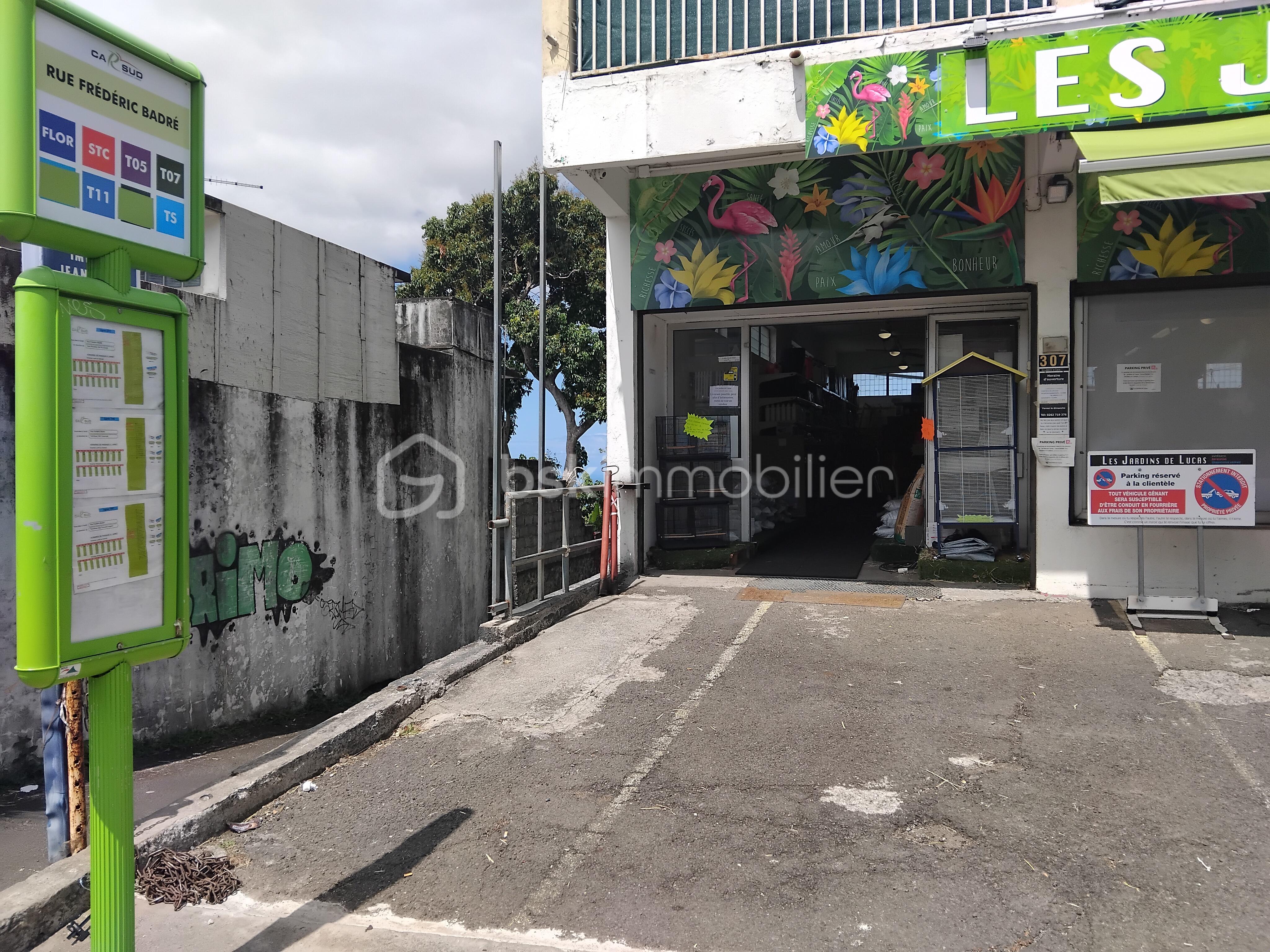 Boutique de 220 m² - Entrée magasin.jpg