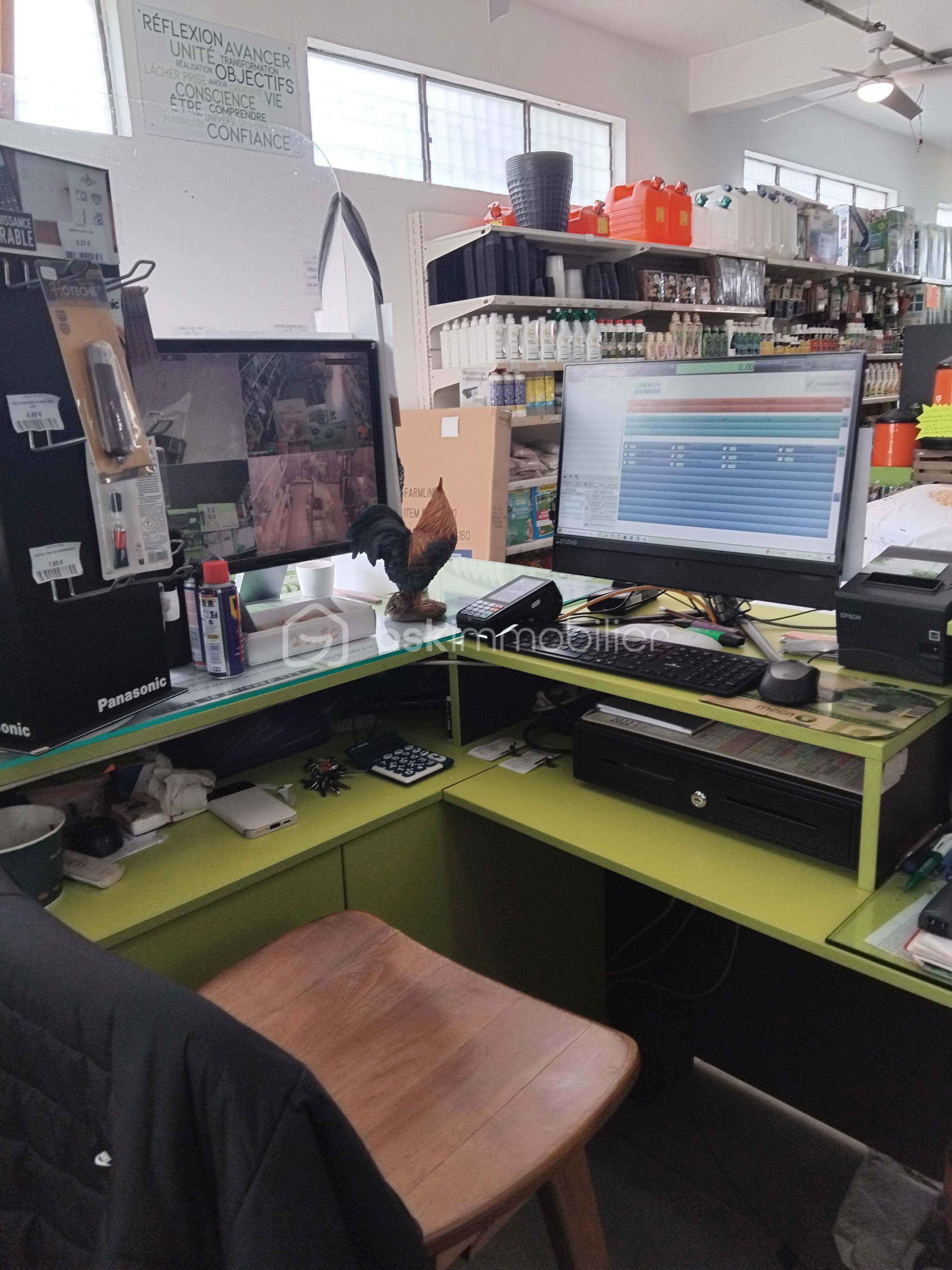 Boutique de 220 m² - caisse magasin.jpg