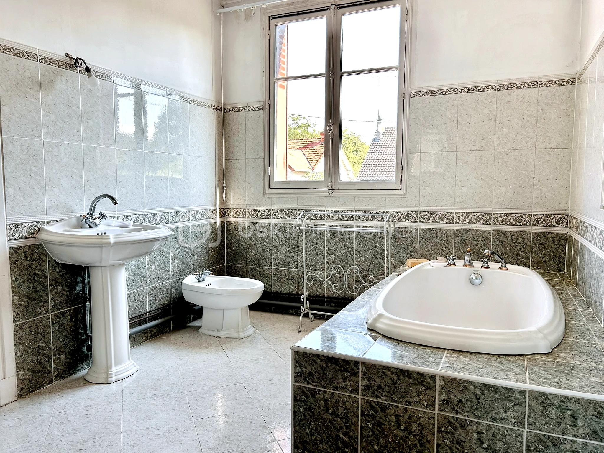 Maison de 170 m² - liloo-downloader03zKIq