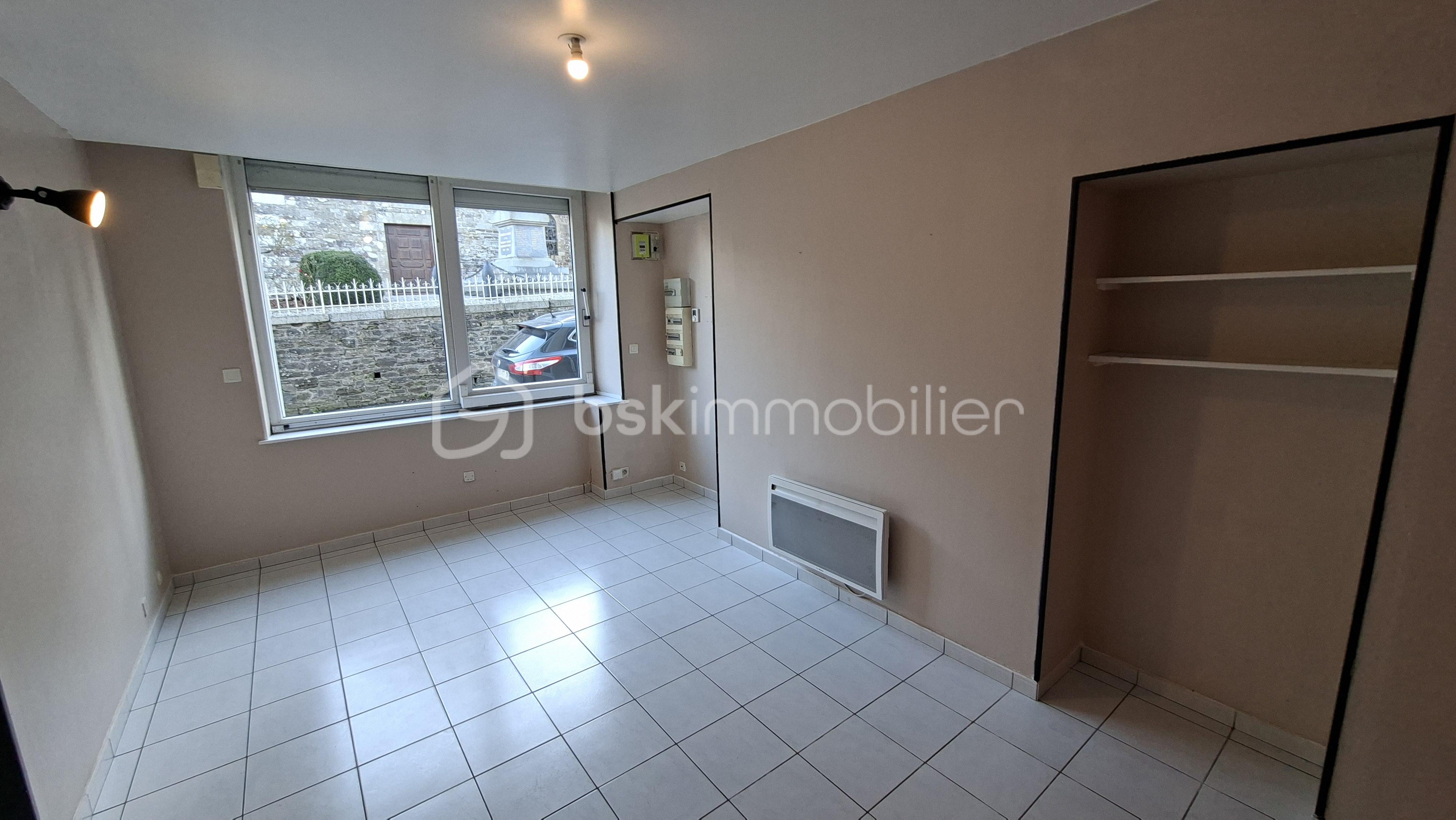 Maison de village de 78 m² - LEBES séjour 3 vers fenêtre .jpg