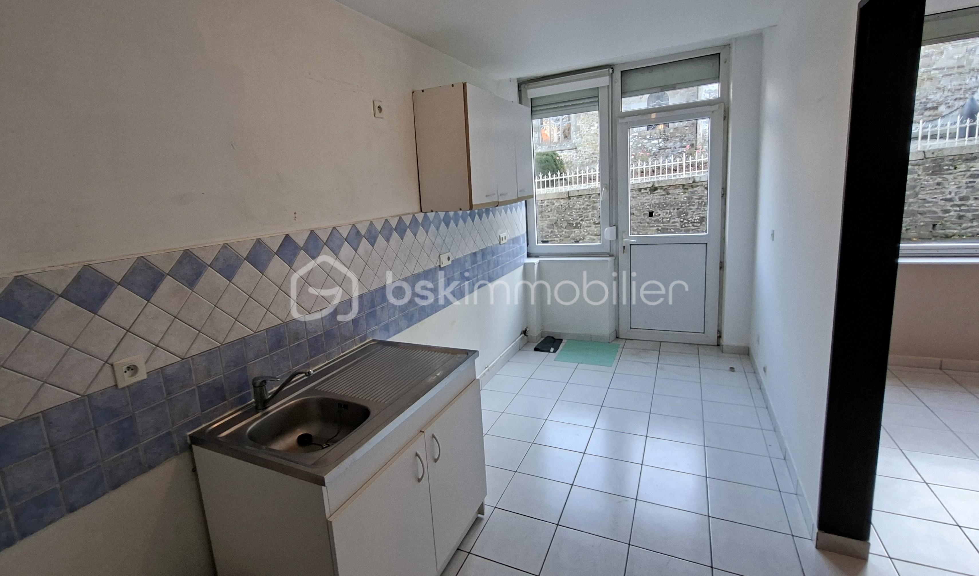 Maison de village de 78 m² - LEBES cuisine vers porte entrée .jpg