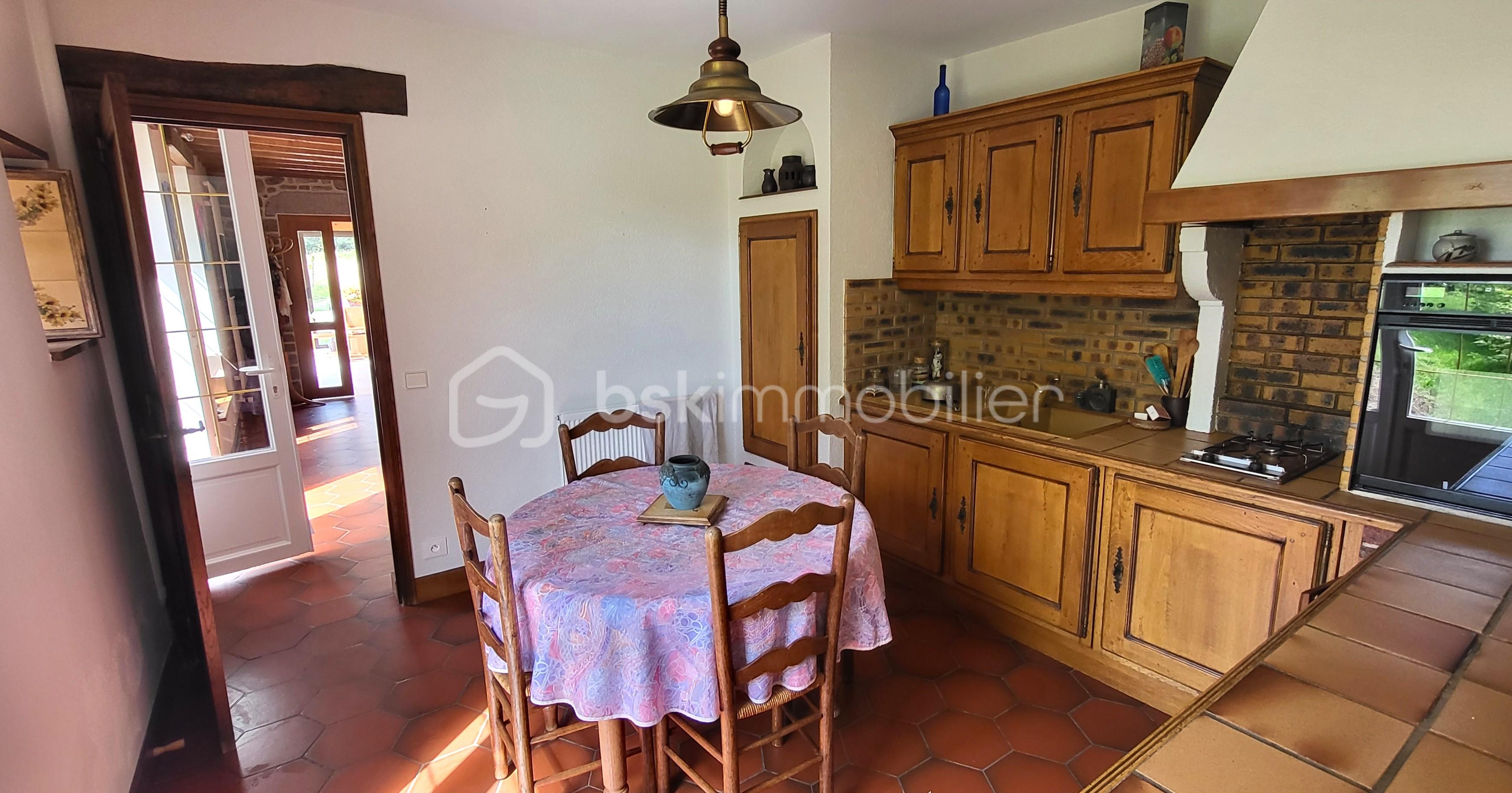 Maison longere de 165 m² - HUET Roger cuisine 2.jpg