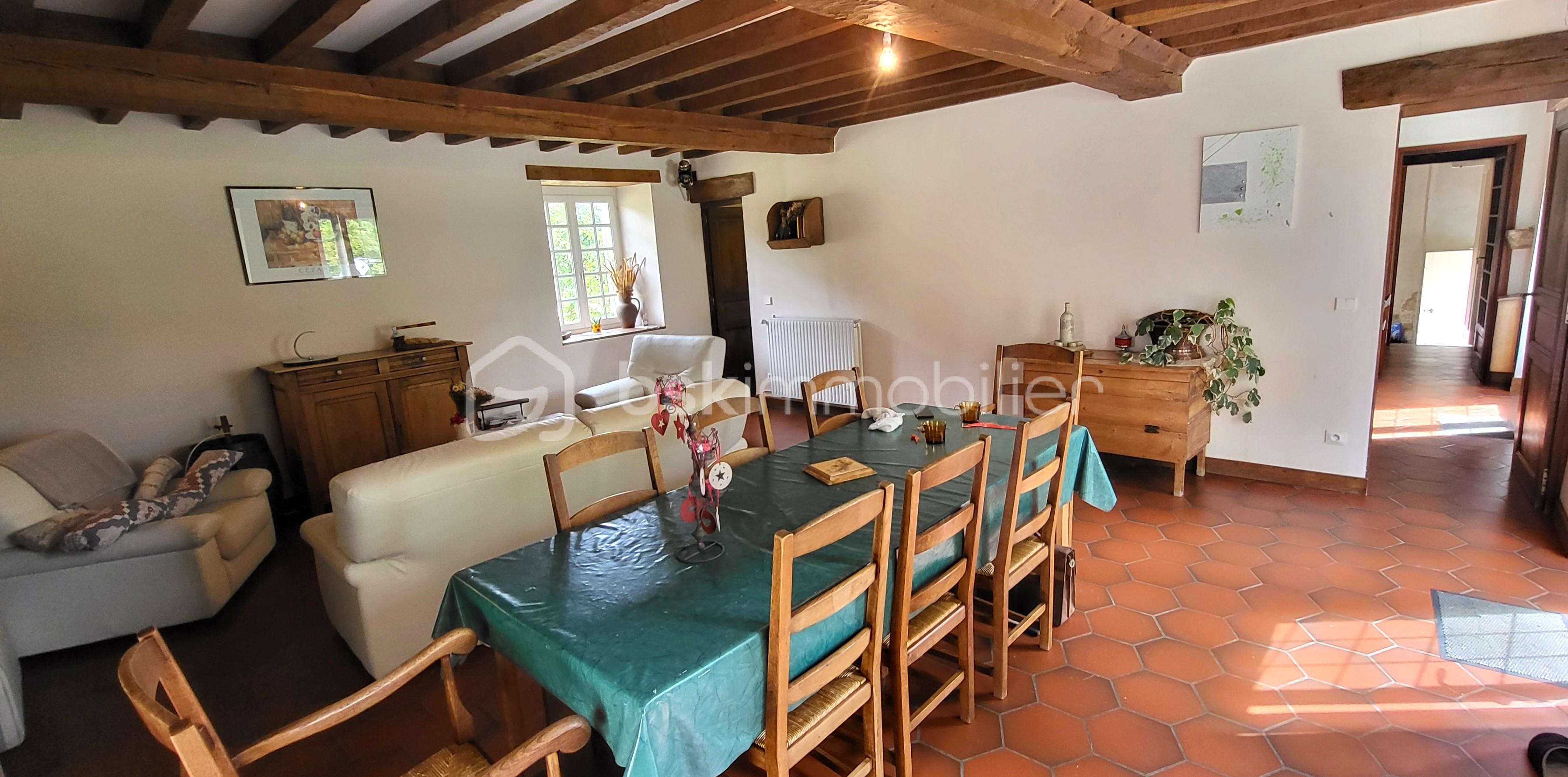 Maison longere de 165 m² - HUET Roger séjour vers chambre.jpg