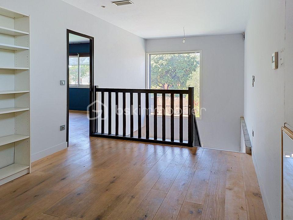 Mezzanine 2.jpg