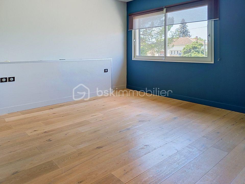 Suite 1-0.jpg