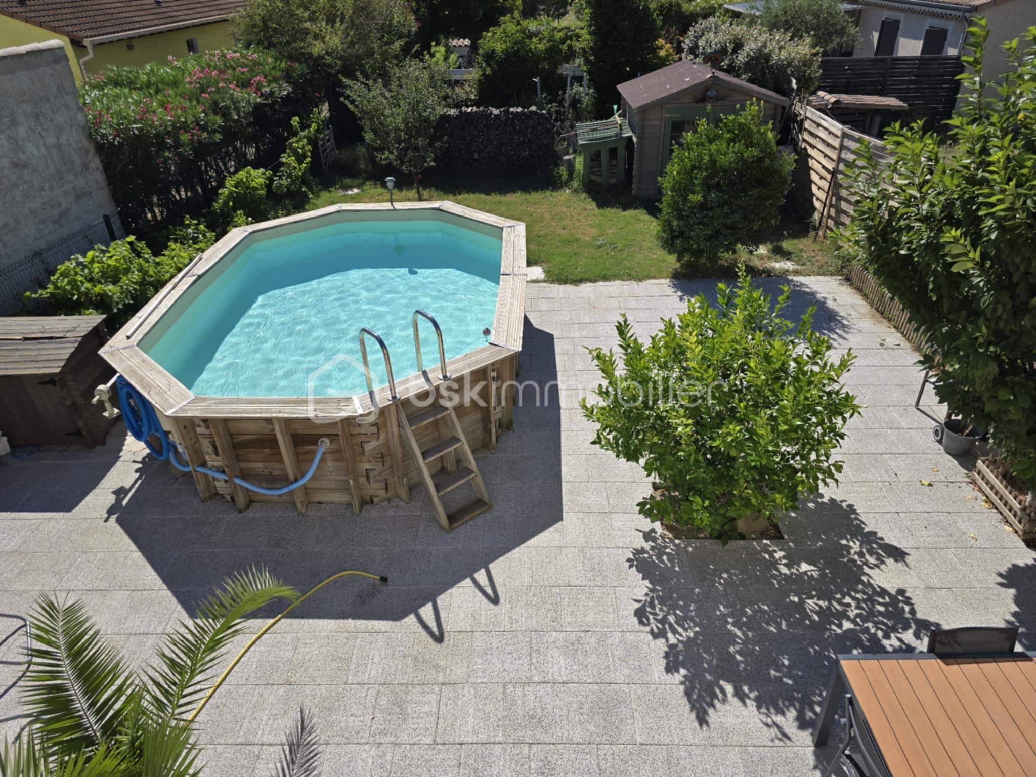 Villa de 95 m² - Vue piscine vers l'ouest proche.jpeg