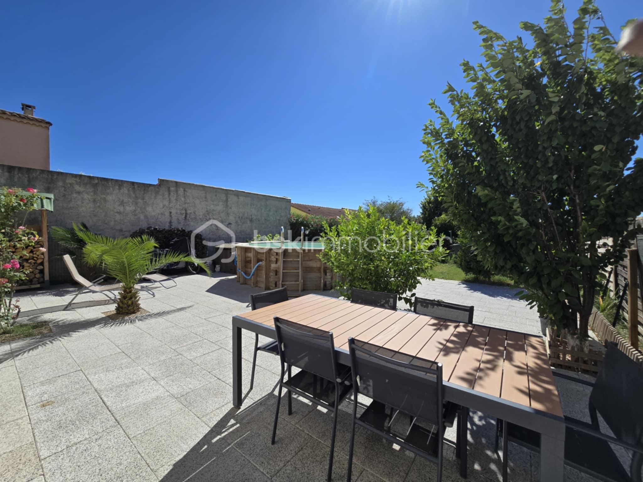 Villa de 95 m² - Table terrasse.jpeg