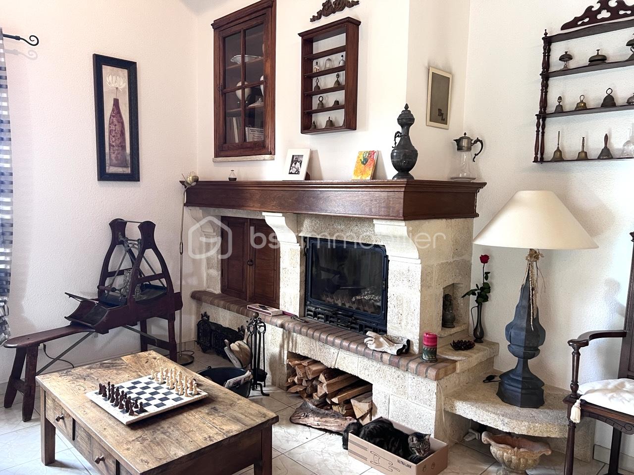 Maison de 127 m² - cheminee.jpeg