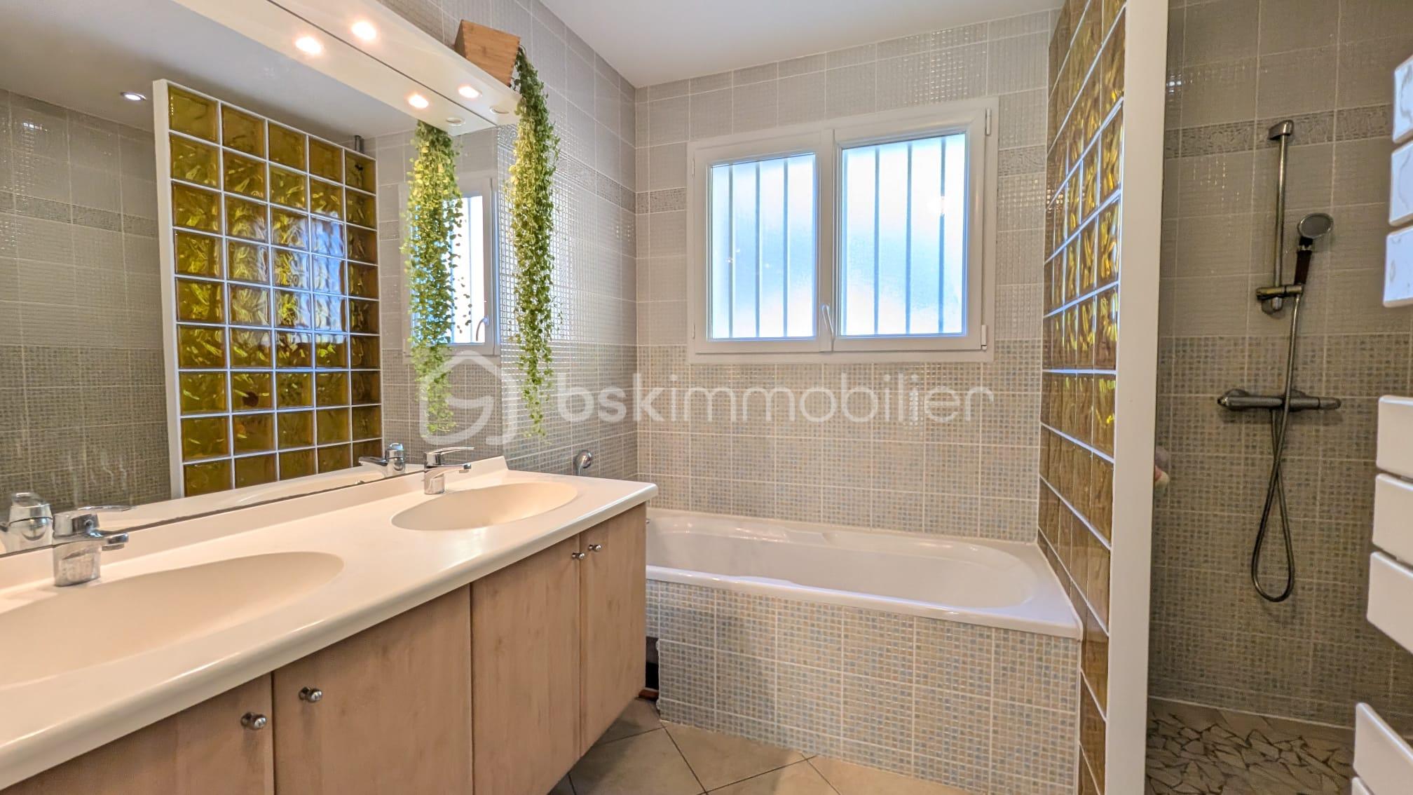 maison contemporaine achat maison econome achat maison soumoulou achat maison 4 chambres salle de bain avec douche italienne.jpg