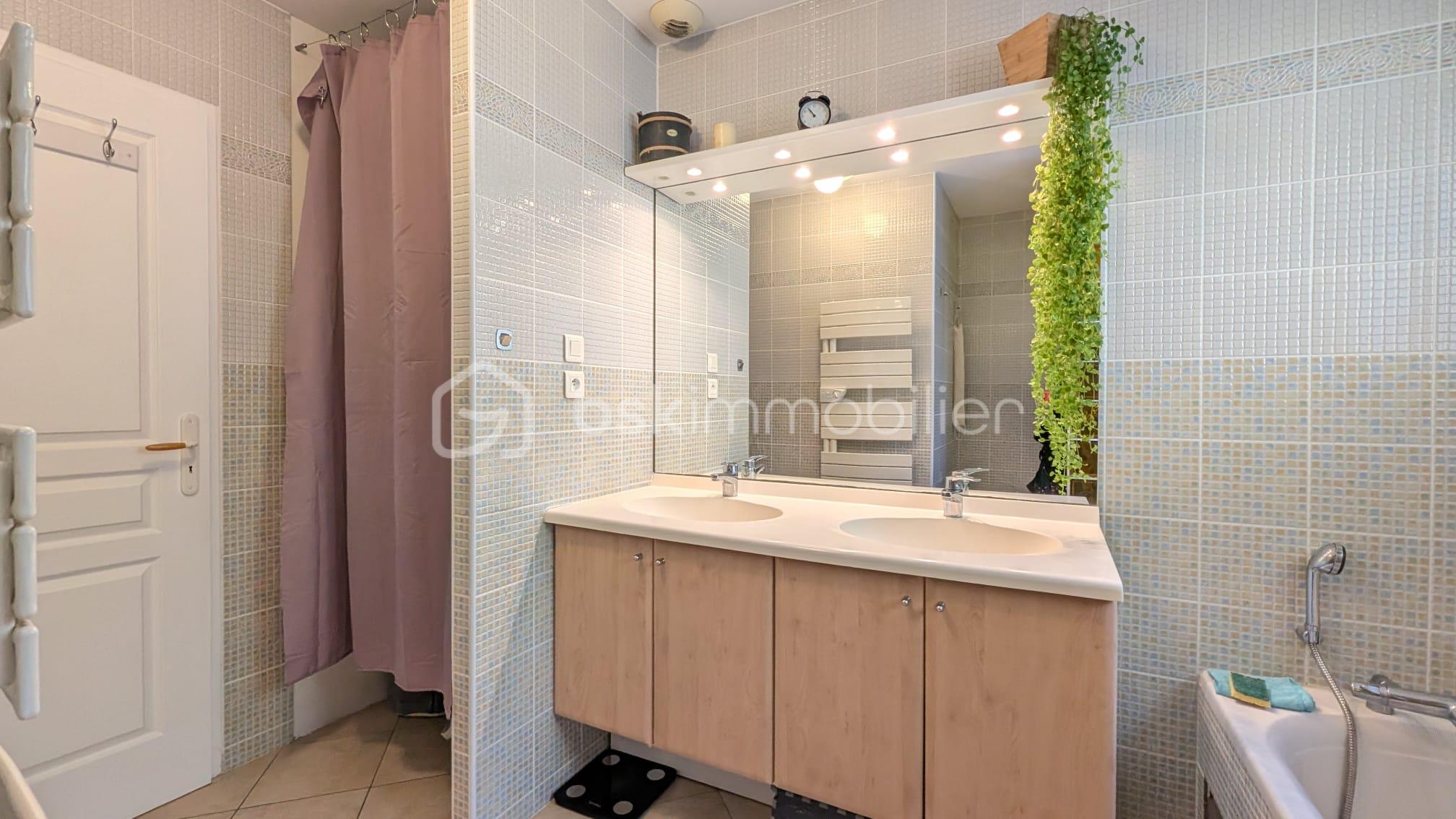 maison contemporaine achat maison econome achat maison soumoulou achat maison 4 chambres salle de bain avec rangements.jpg