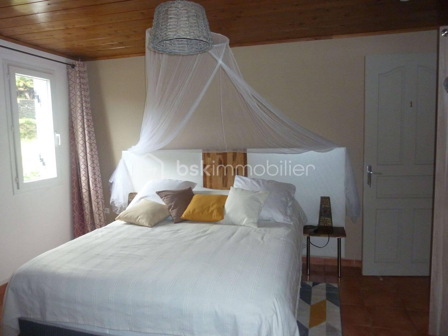 Maison de 246 m² - deccc6f9-0c62-4ccc-a4e3-1c9916602e20.jpg